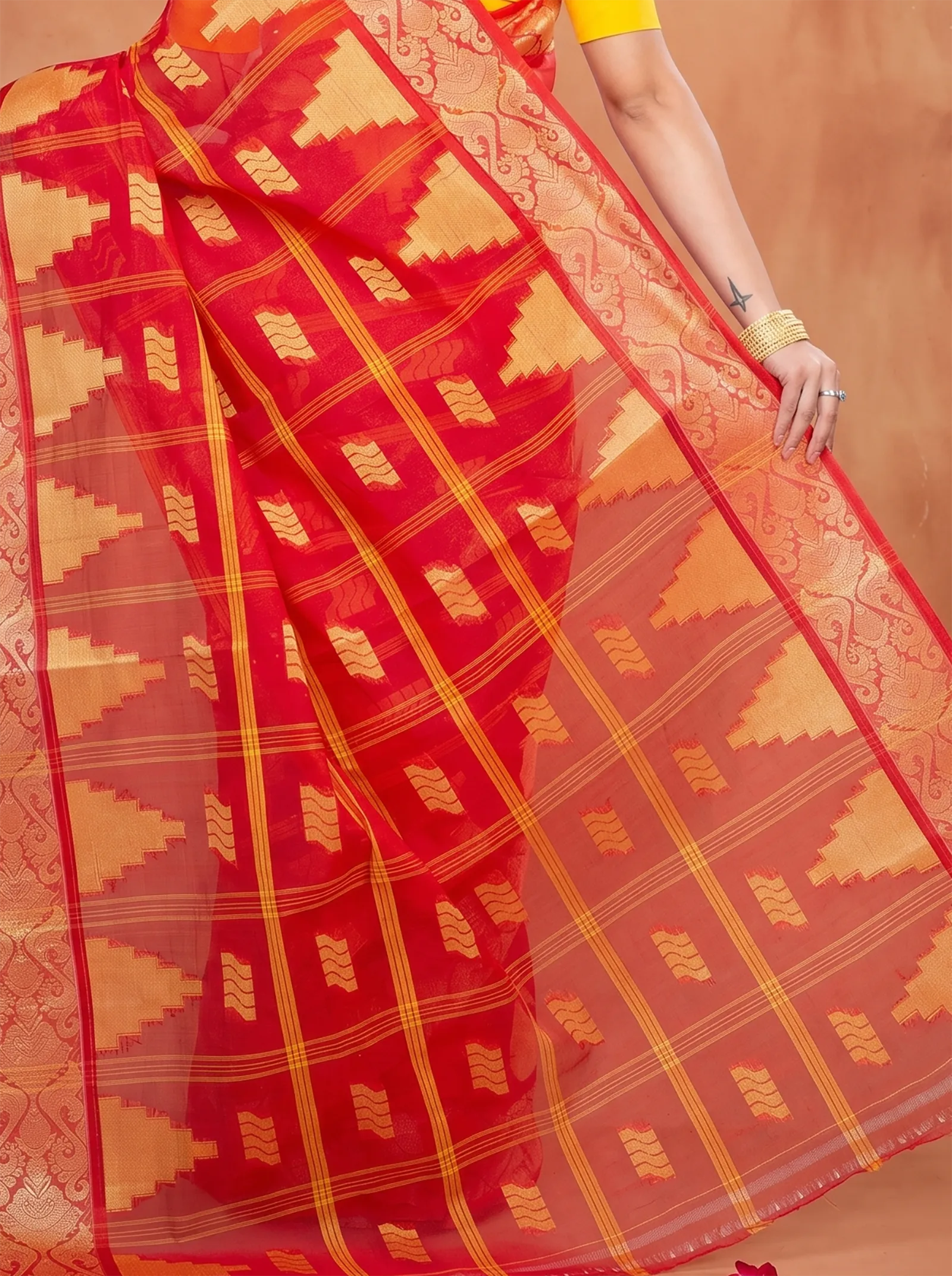 DipDiya Pure Cotton  Traditional Bengali Red Artisan Crafted Kamala Desiging Tant Saree