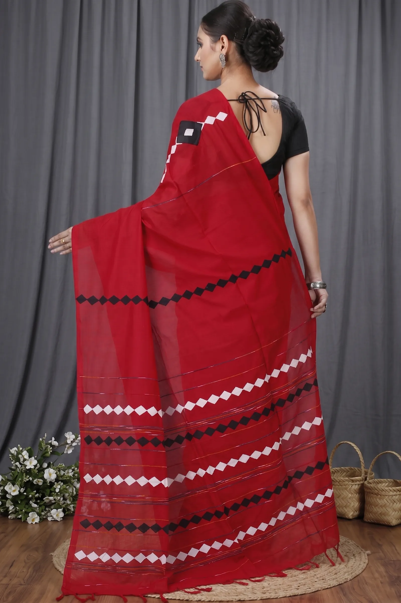 DipDiya Pure Cotton  Traditional Bengali Red Artisan Crafted Tika Applique Saree