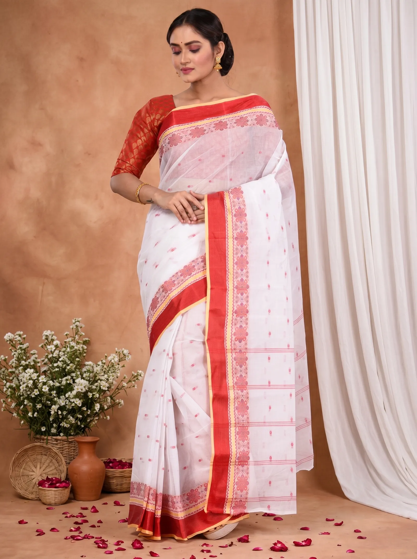 DipDiya Pure Cotton  Traditional Bengali Red Artisan Crafted Velvet Par Tant Saree