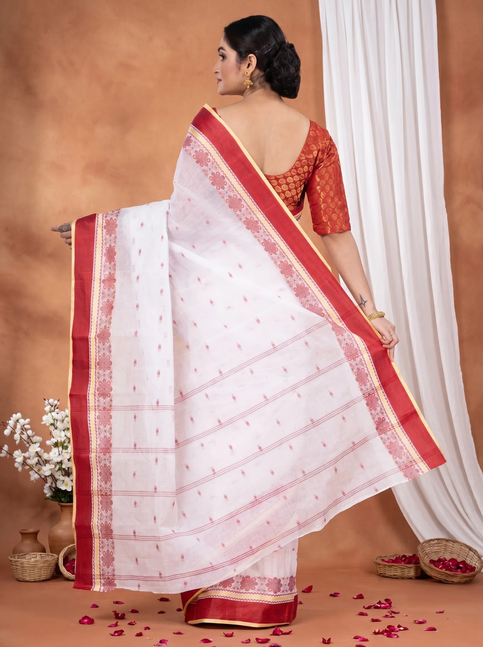 DipDiya Pure Cotton  Traditional Bengali Red Artisan Crafted Velvet Par Tant Saree