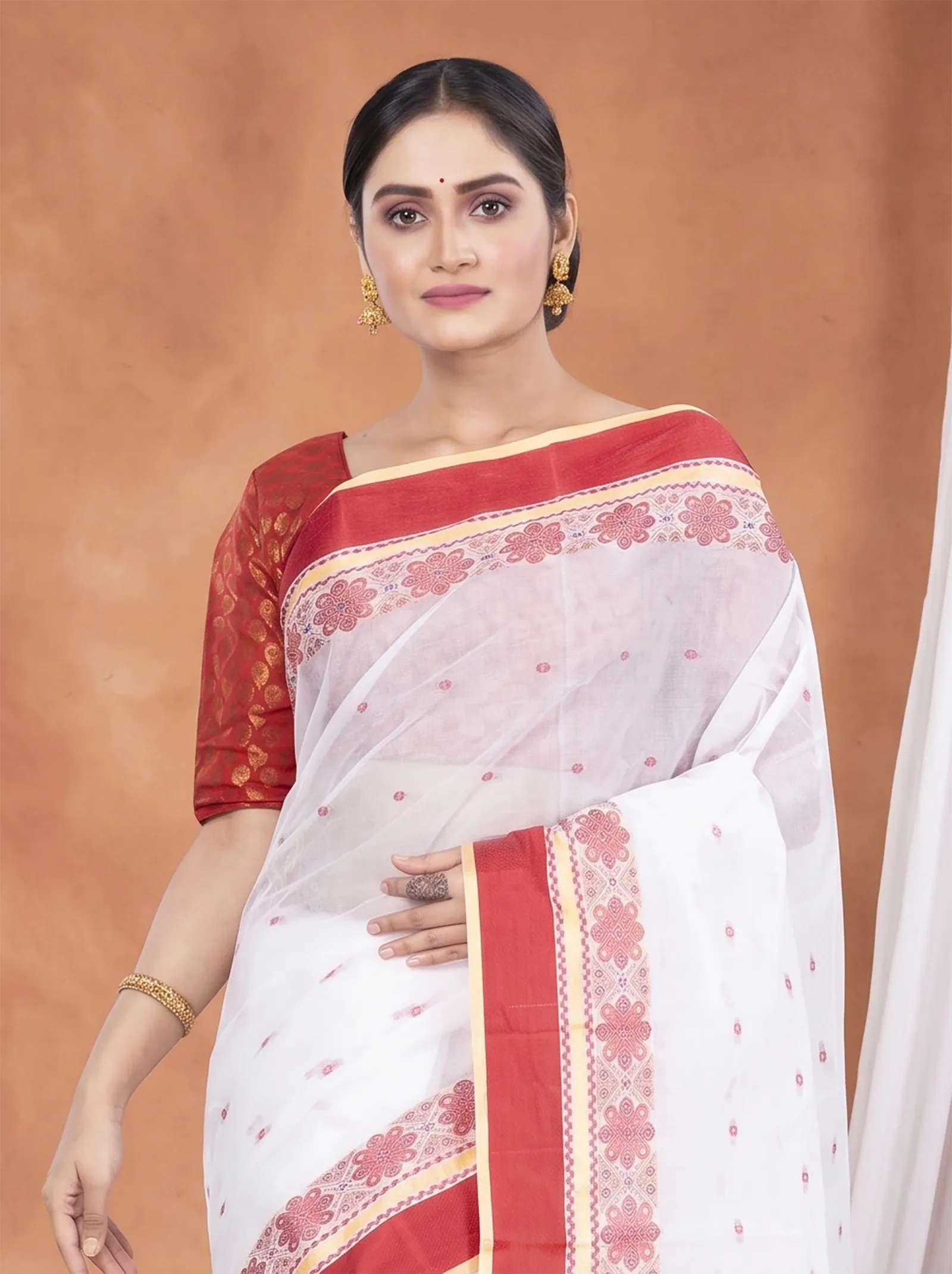 DipDiya Pure Cotton  Traditional Bengali Red Artisan Crafted Velvet Par Tant Saree