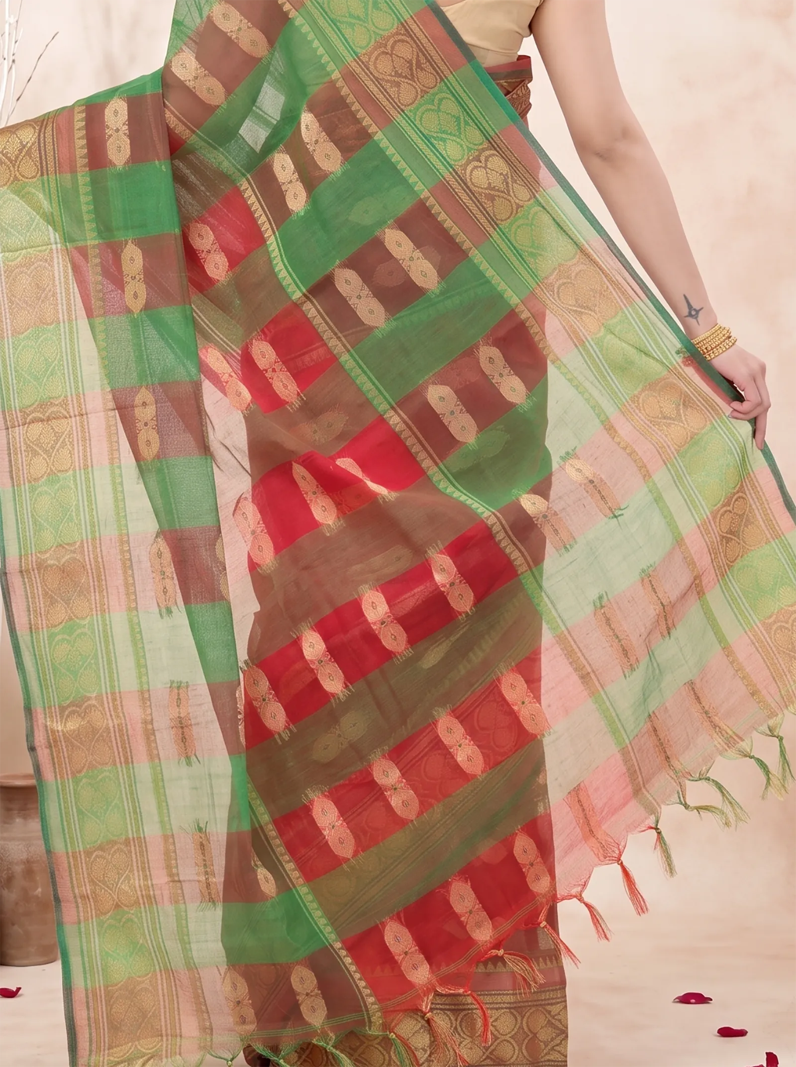 DipDiya Pure Cotton  Traditional Bengali Red Green Artisan Crafted Raj Nandi Tant Saree