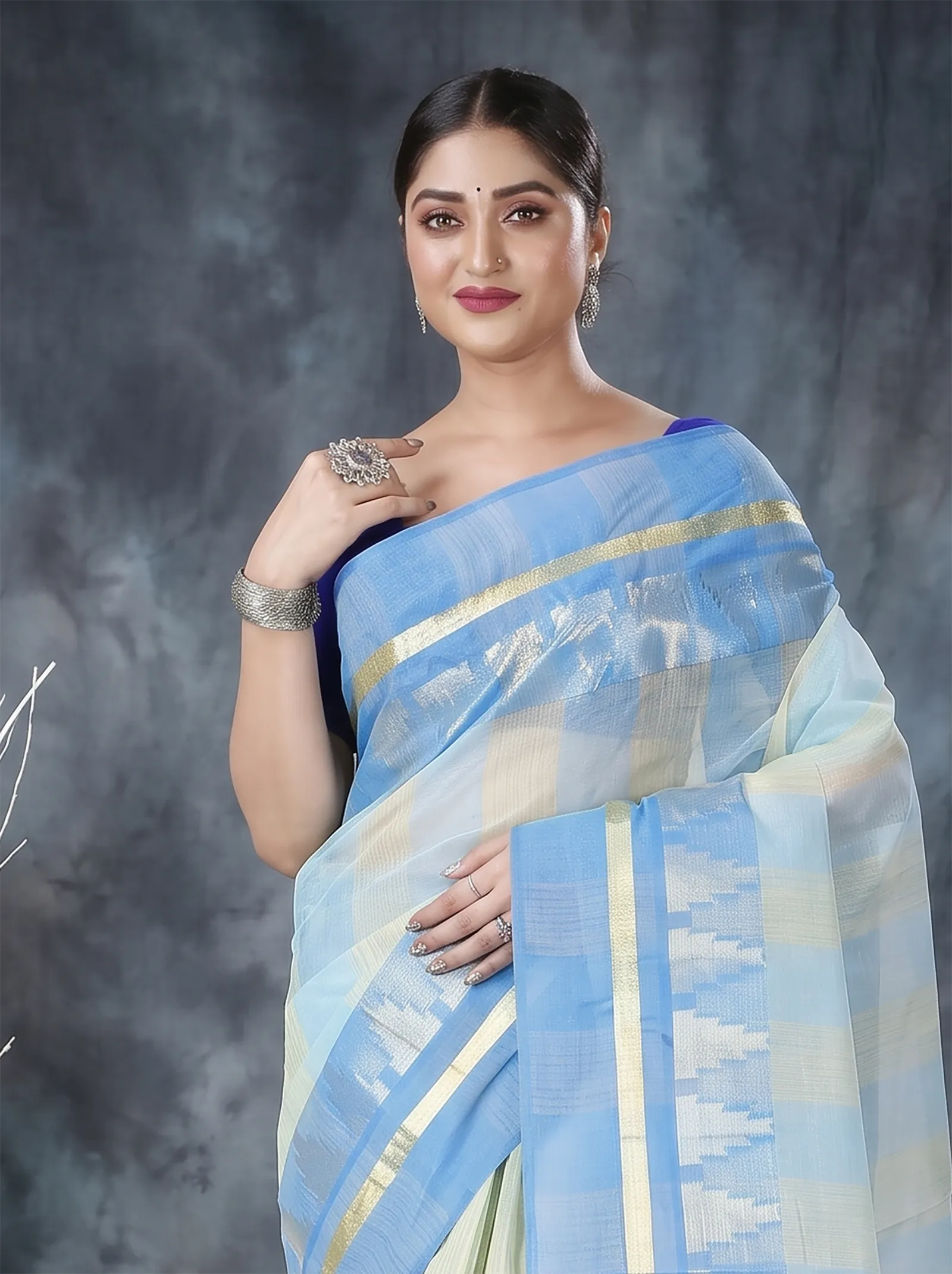 DipDiya Pure Cotton  Traditional Bengali Sky Blue Artisan Crafted Vrinda Tant Saree