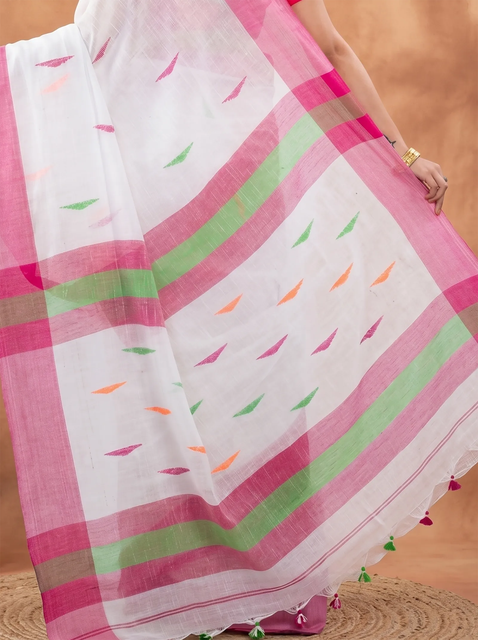 DipDiya Pure Cotton  Traditional Bengali White Artisan Crafted Clasic Than Handloom Saree