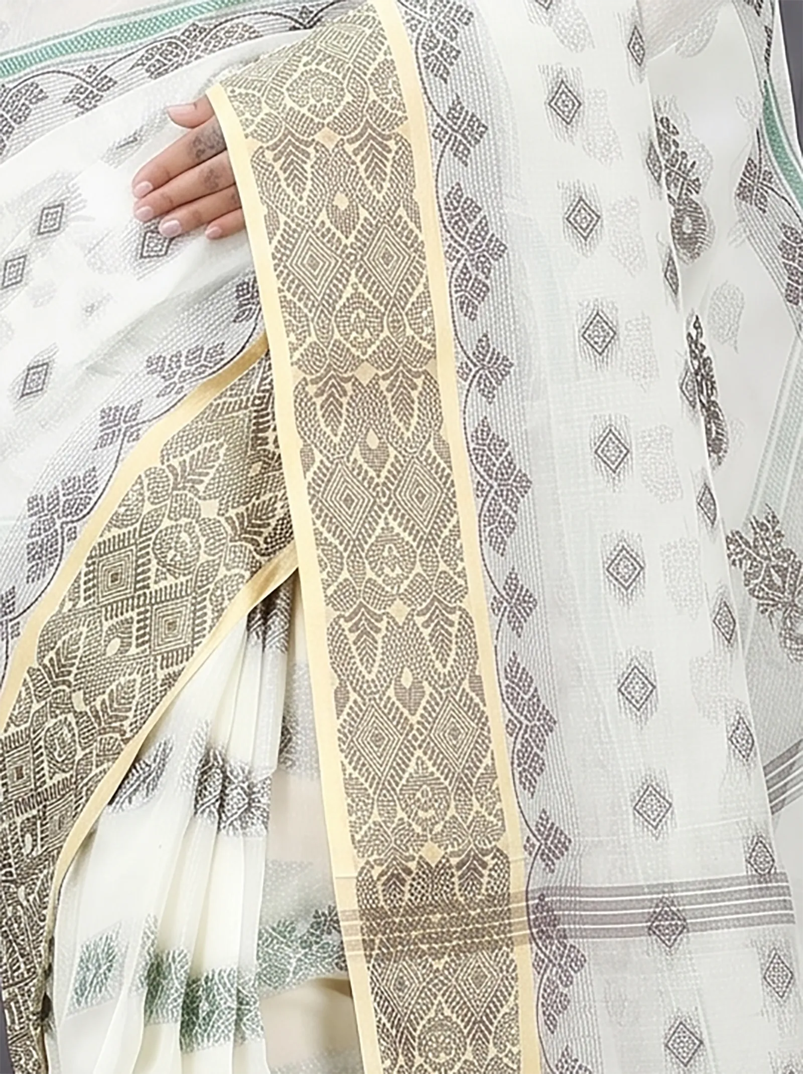 DipDiya Pure Cotton  Traditional Bengali White Artisan Crafted Ghusoon Tant Saree