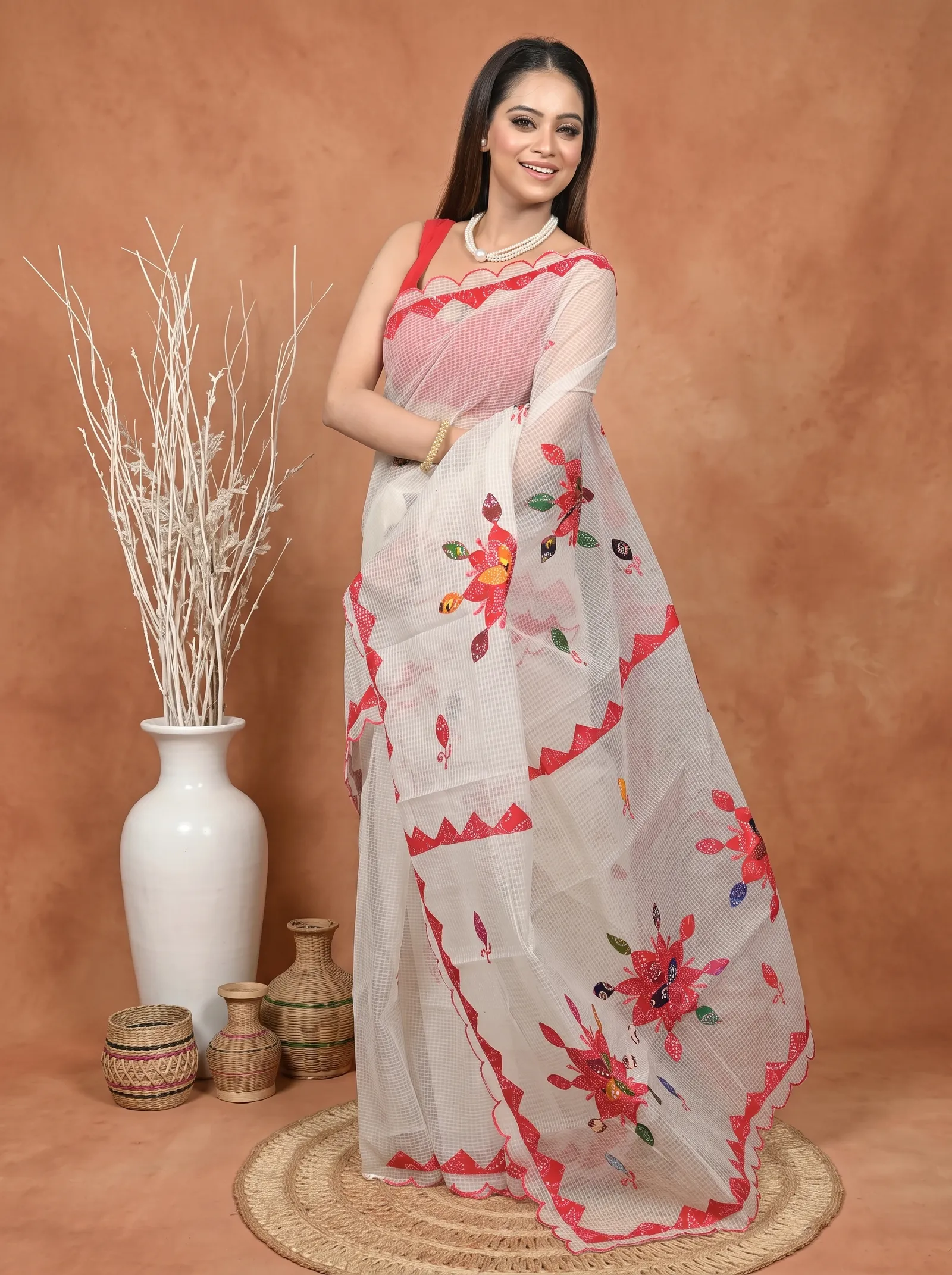 DipDiya Pure Cotton  Traditional Bengali White Artisan Crafted Kotaplik Kota Applique Saree