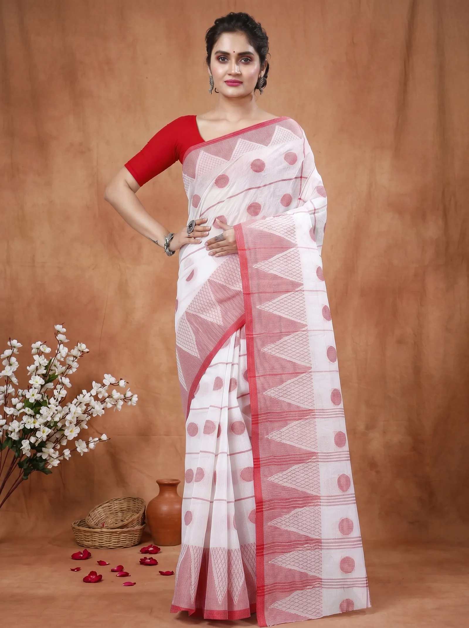 DipDiya Pure Cotton  Traditional Bengali White Artisan Crafted Rebeka Tant Saree