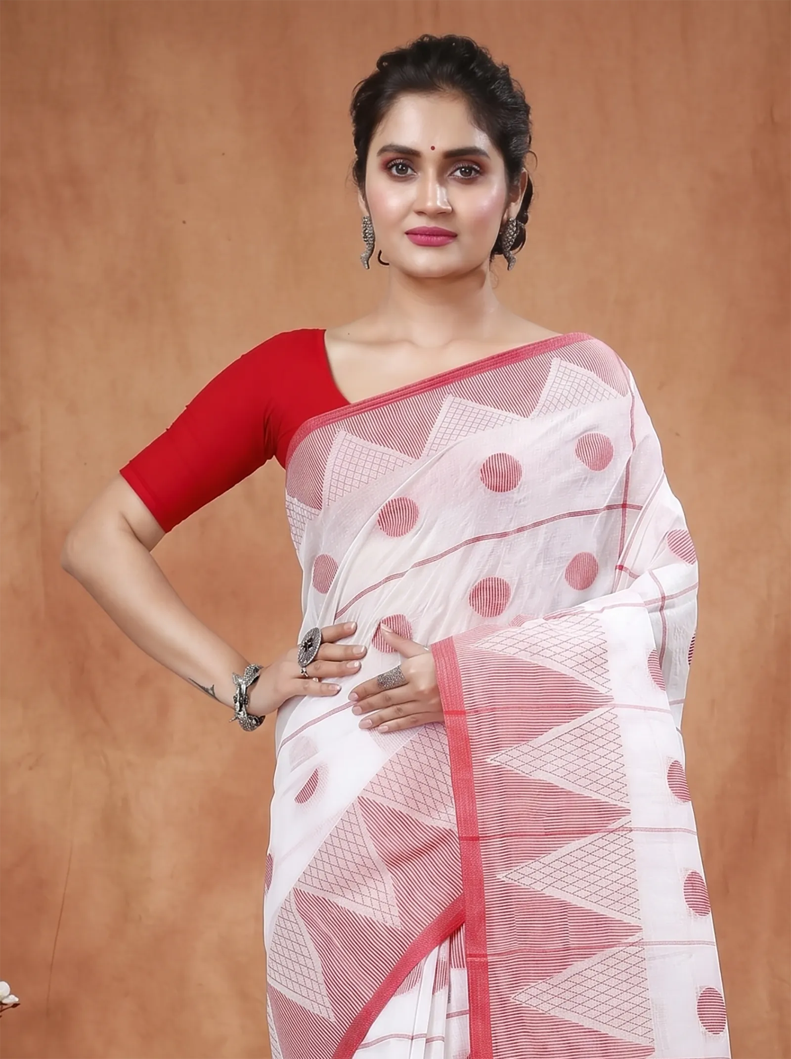 DipDiya Pure Cotton  Traditional Bengali White Artisan Crafted Rebeka Tant Saree