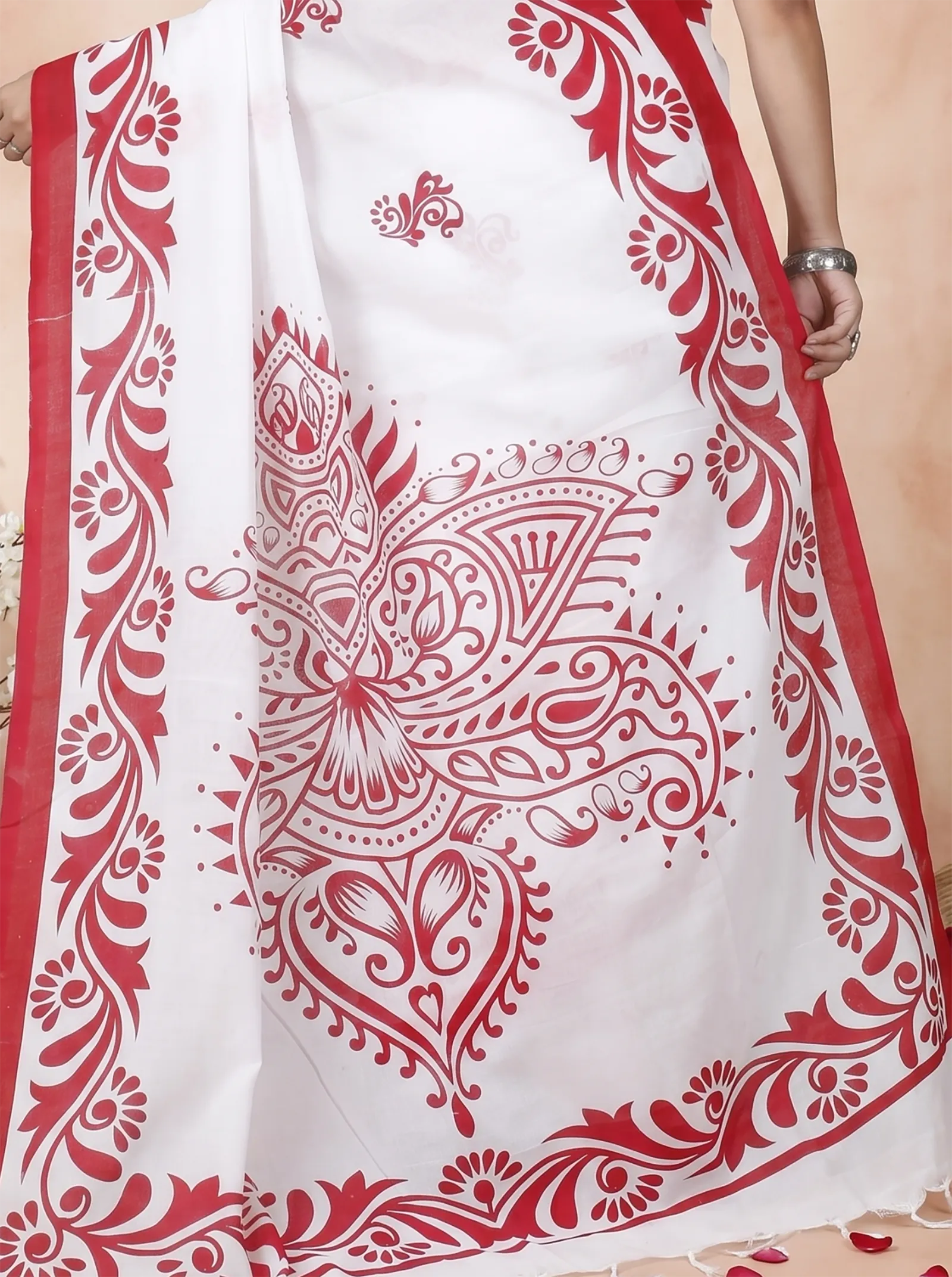 DipDiya Pure Cotton  Traditional Bengali White Artisan Crafted Teba Printed Handloom Saree