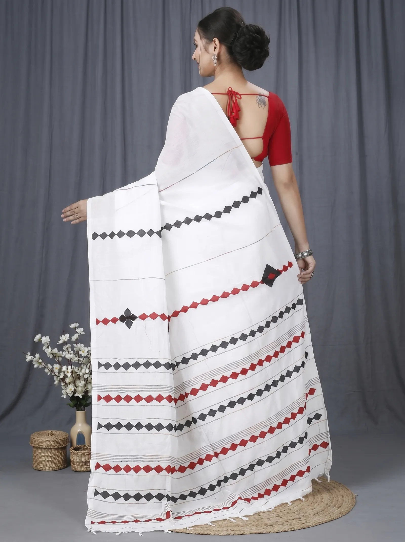 DipDiya Pure Cotton  Traditional Bengali White Artisan Crafted Tika Applique Saree