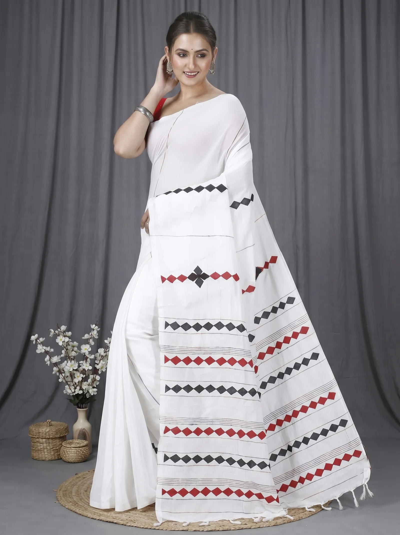DipDiya Pure Cotton  Traditional Bengali White Artisan Crafted Tika Applique Saree