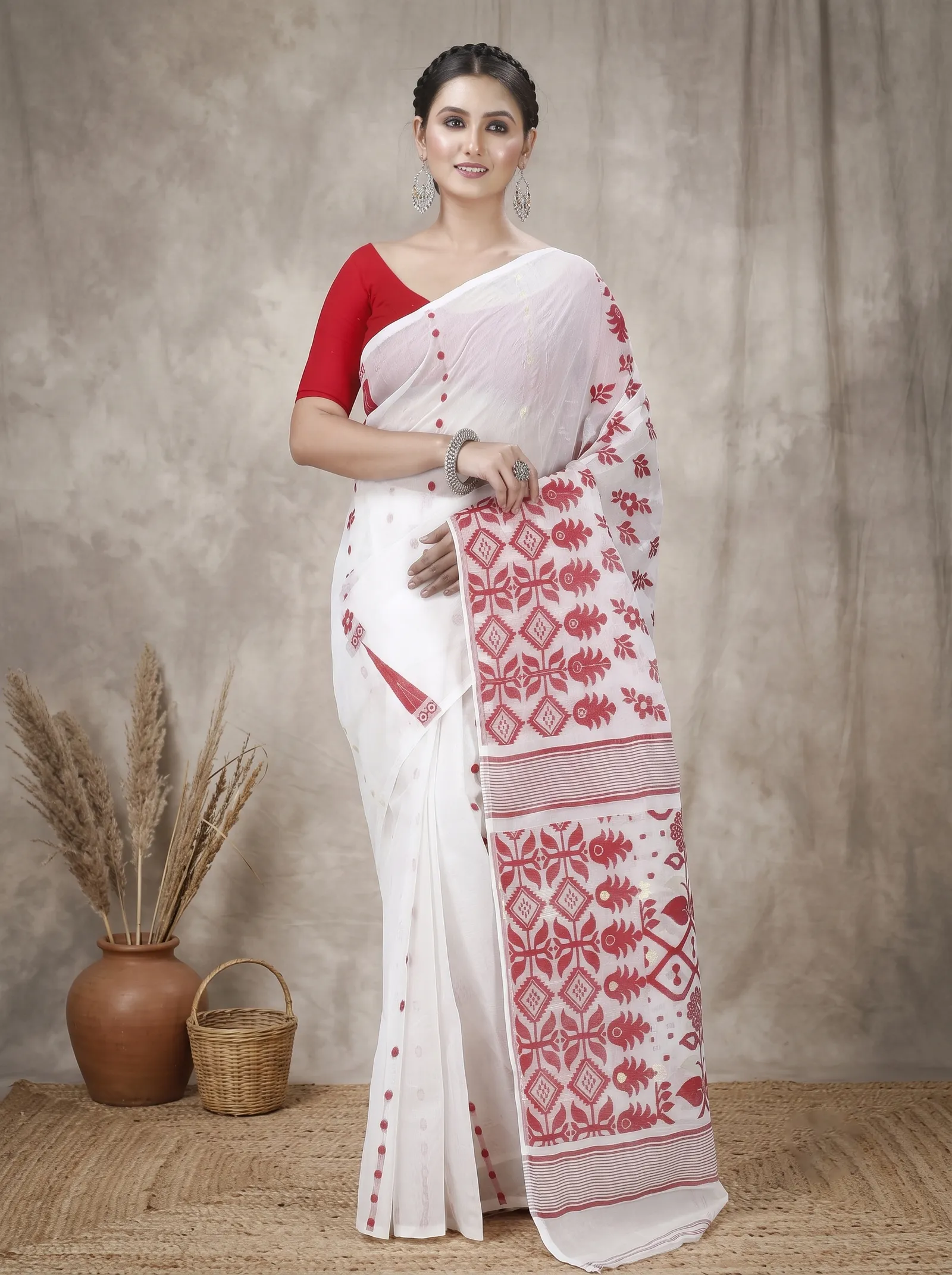 DipDiya Pure Cotton  Traditional Bengali White Artisan Crafted Urmila Jamdani Saree
