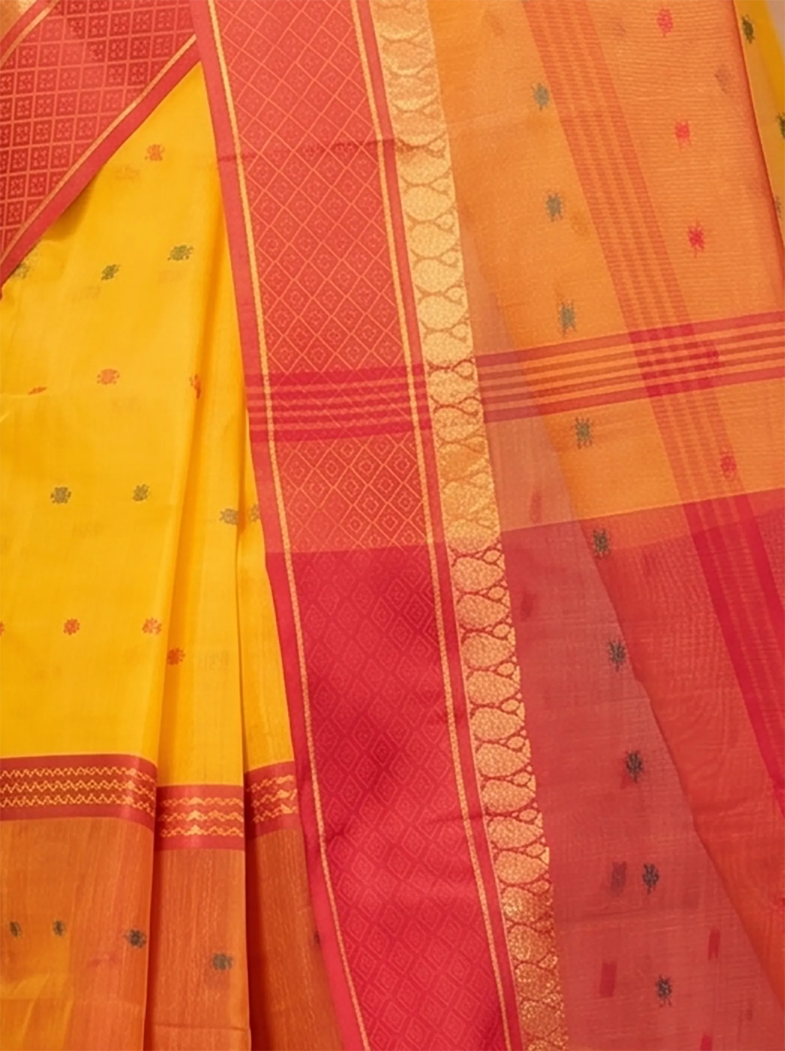 DipDiya Pure Cotton  Traditional Bengali Yellow Artisan Crafted Ganga Jamuna Buti Tant Saree