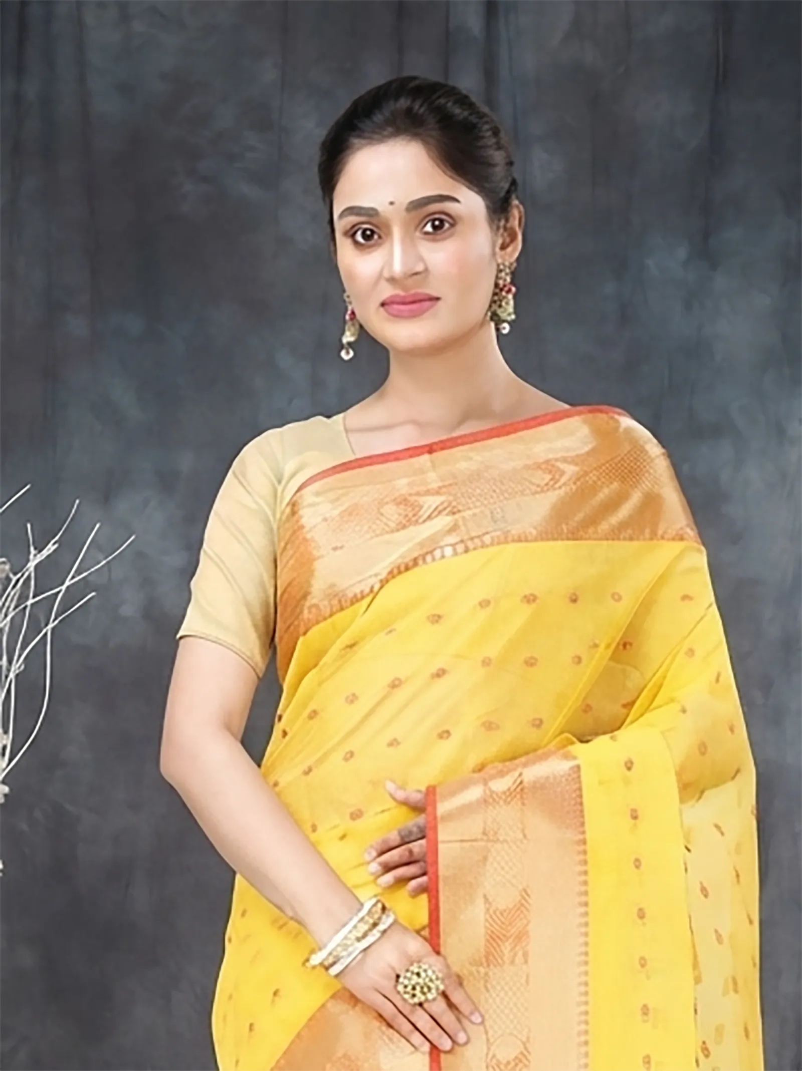 DipDiya Pure Cotton  Traditional Bengali Yellow Artisan Crafted Griva Tant Saree
