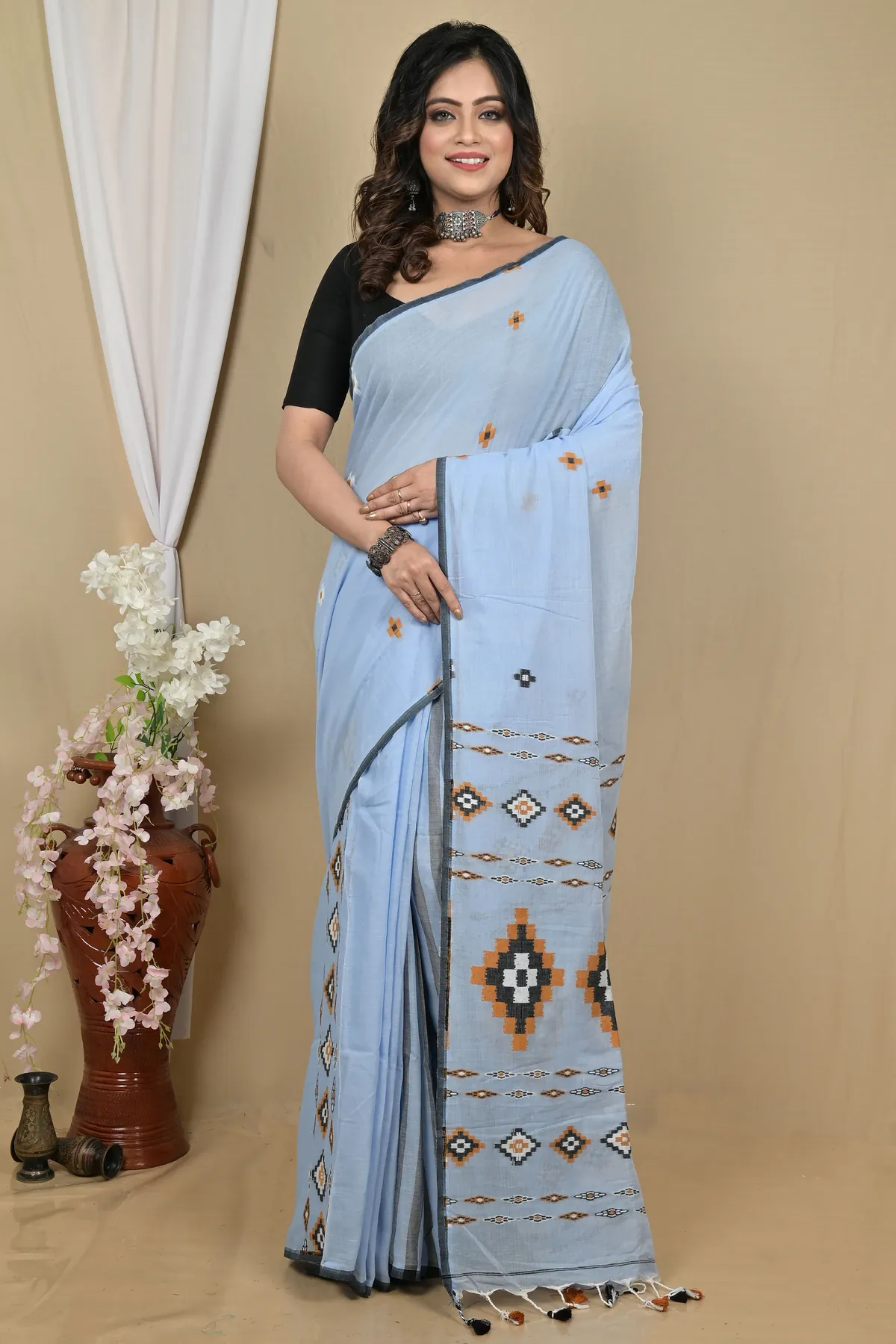 DipDiya Pure Cotton Ultra Blue Hitaashi Crafted in Bengal Handloom Sarees