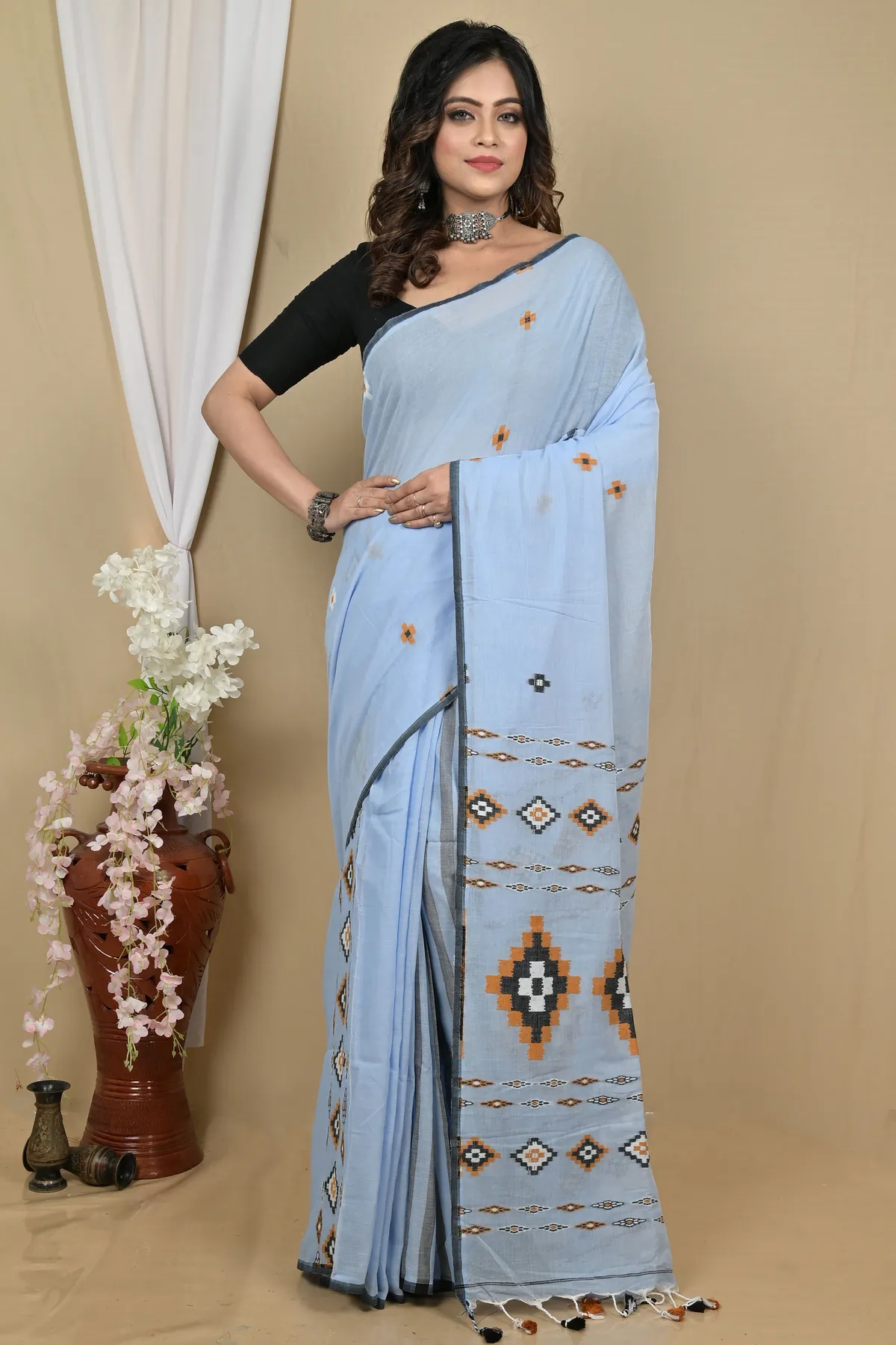 DipDiya Pure Cotton Ultra Blue Hitaashi Crafted in Bengal Handloom Sarees