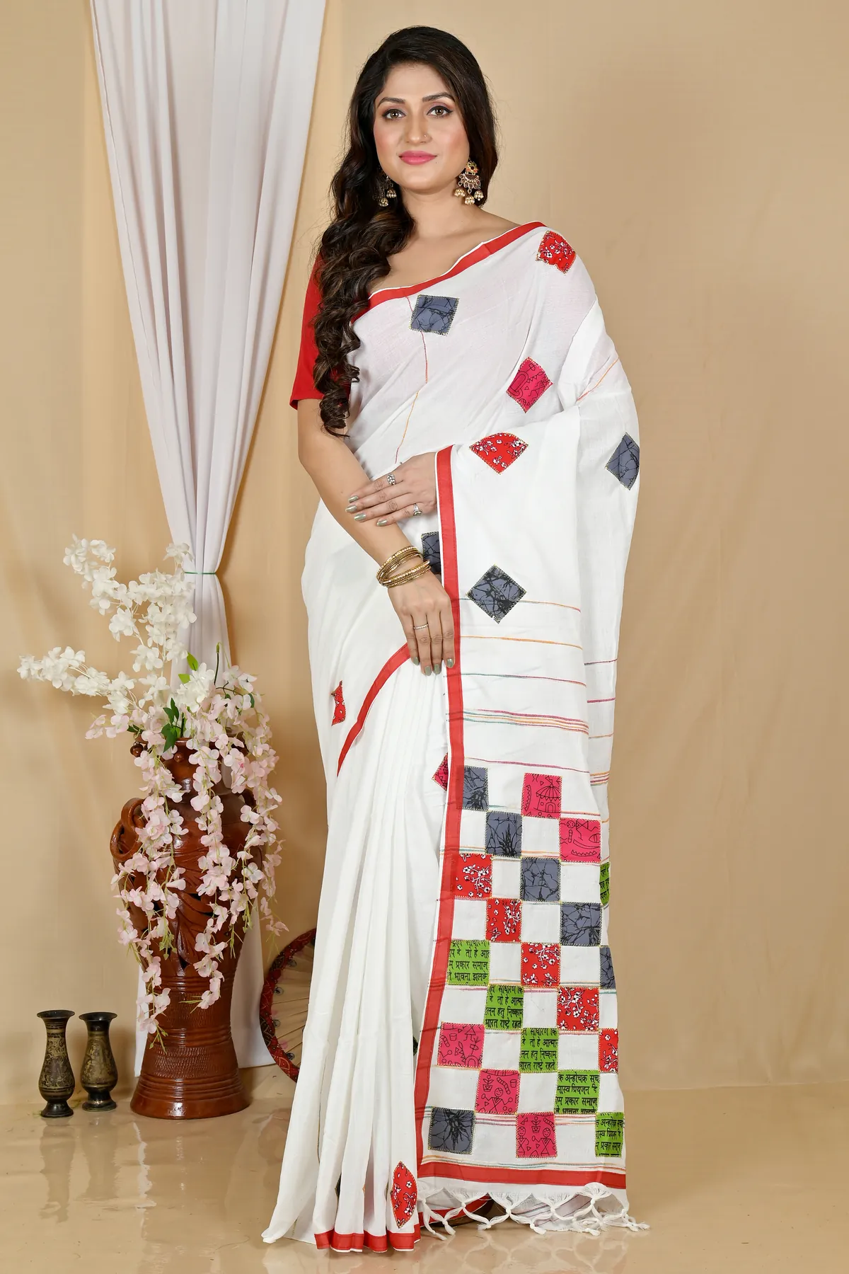 DipDiya Pure Cotton White Aplika Tanu Crafted by Artisans Applique Sarees