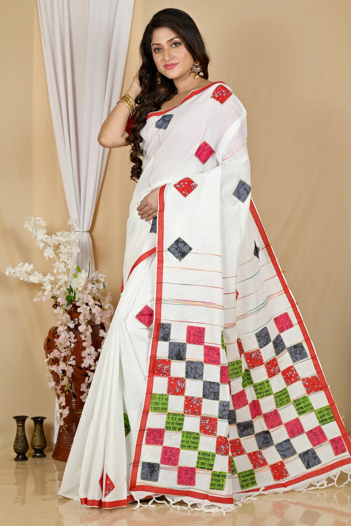 DipDiya Pure Cotton White Aplika Tanu Crafted by Artisans Applique Sarees