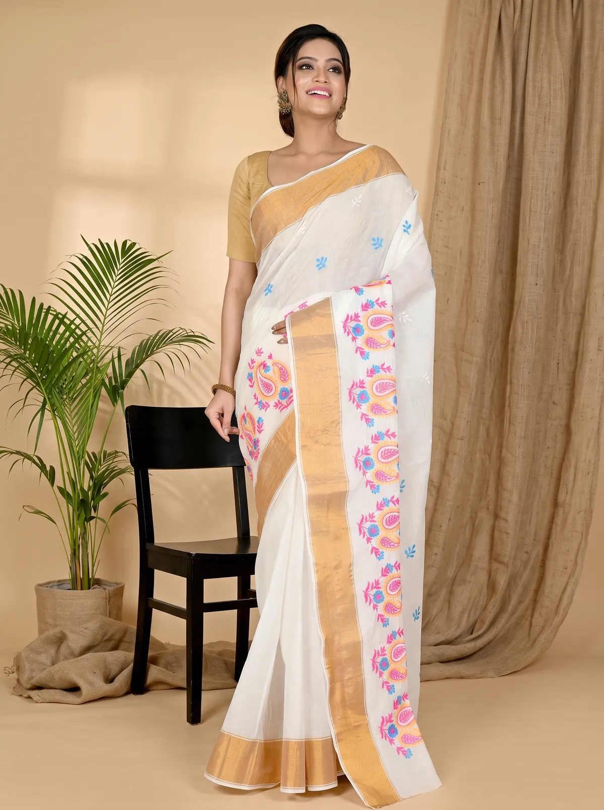 DipDiya Pure Cotton White Askiti Bengal’s Tradition Embroidery Tant Sarees