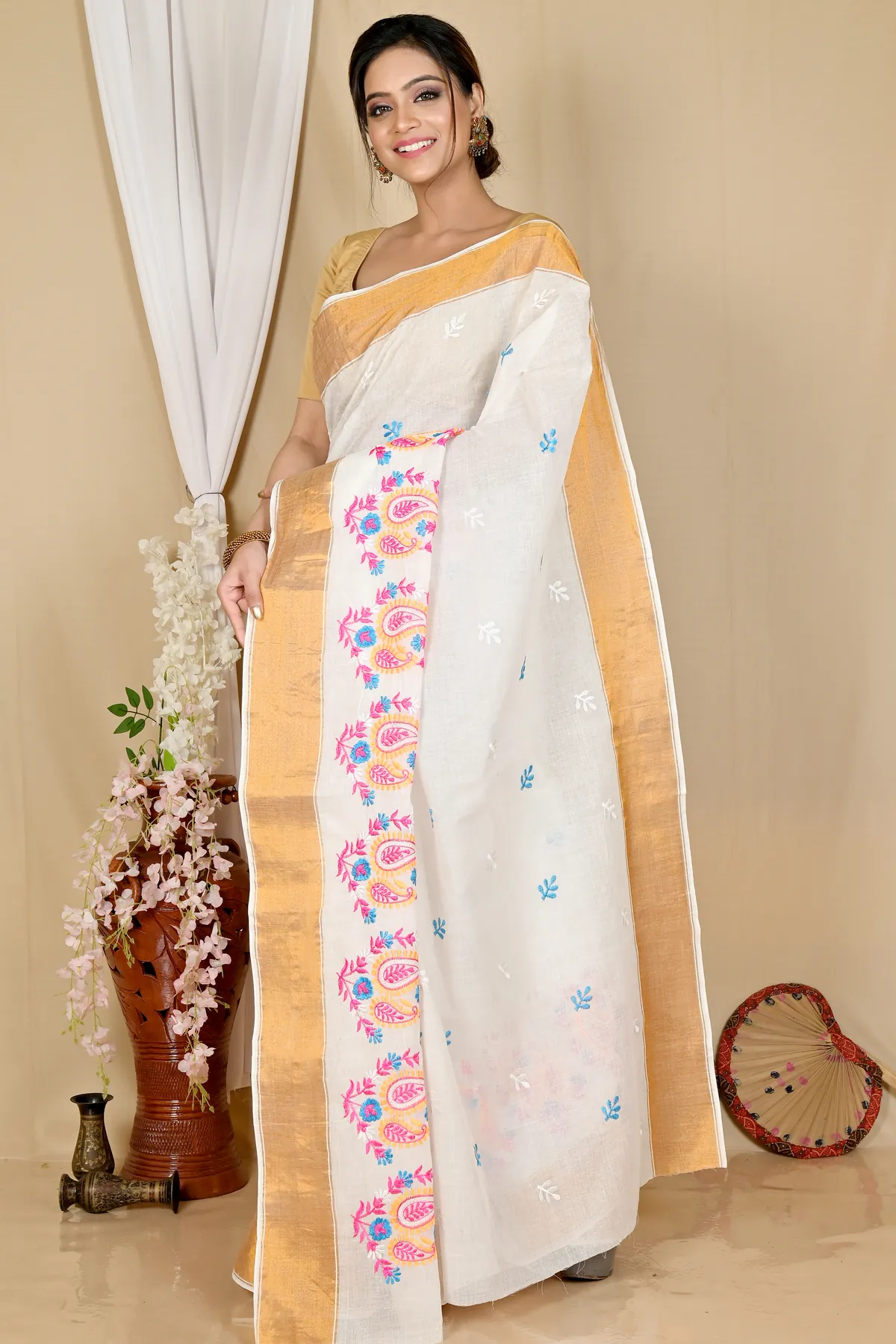DipDiya Pure Cotton White Askiti Bengal’s Tradition Embroidery Tant Sarees
