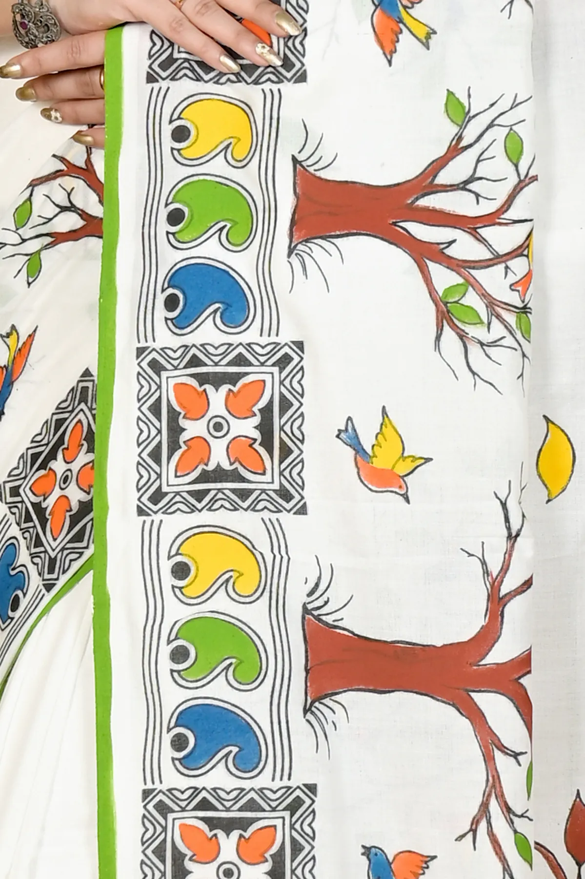 DipDiya Pure Cotton White Asu Rooted in Bengal Handloom Sarees