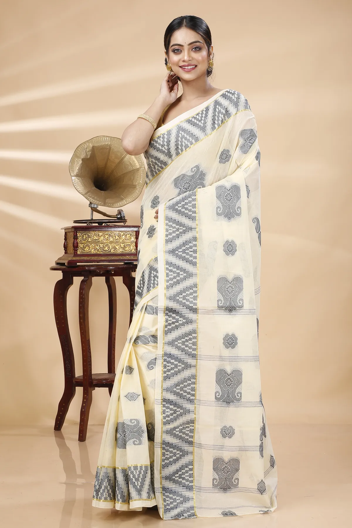 DipDiya Pure Cotton White Black Gargi Essence of Bengal Tant Sarees