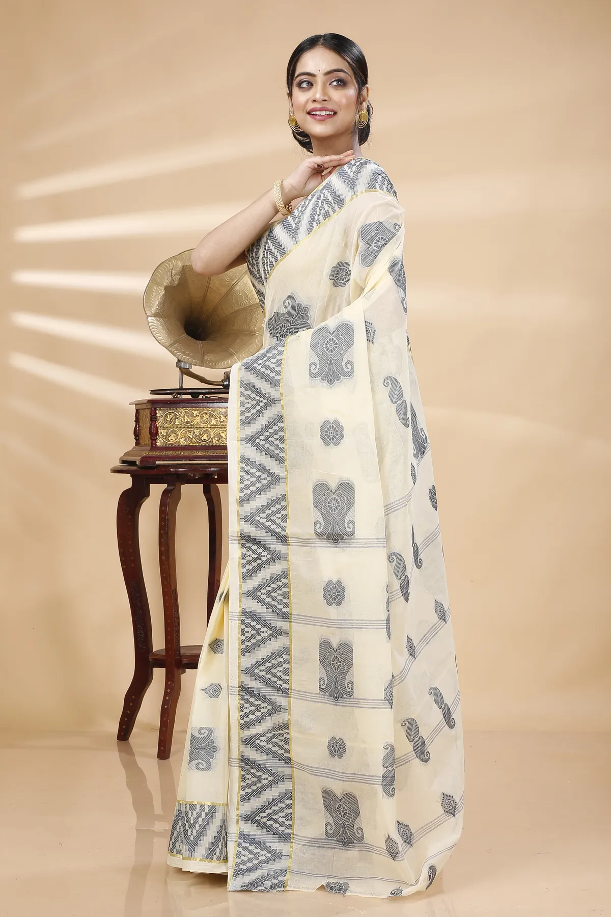 DipDiya Pure Cotton White Black Gargi Essence of Bengal Tant Sarees