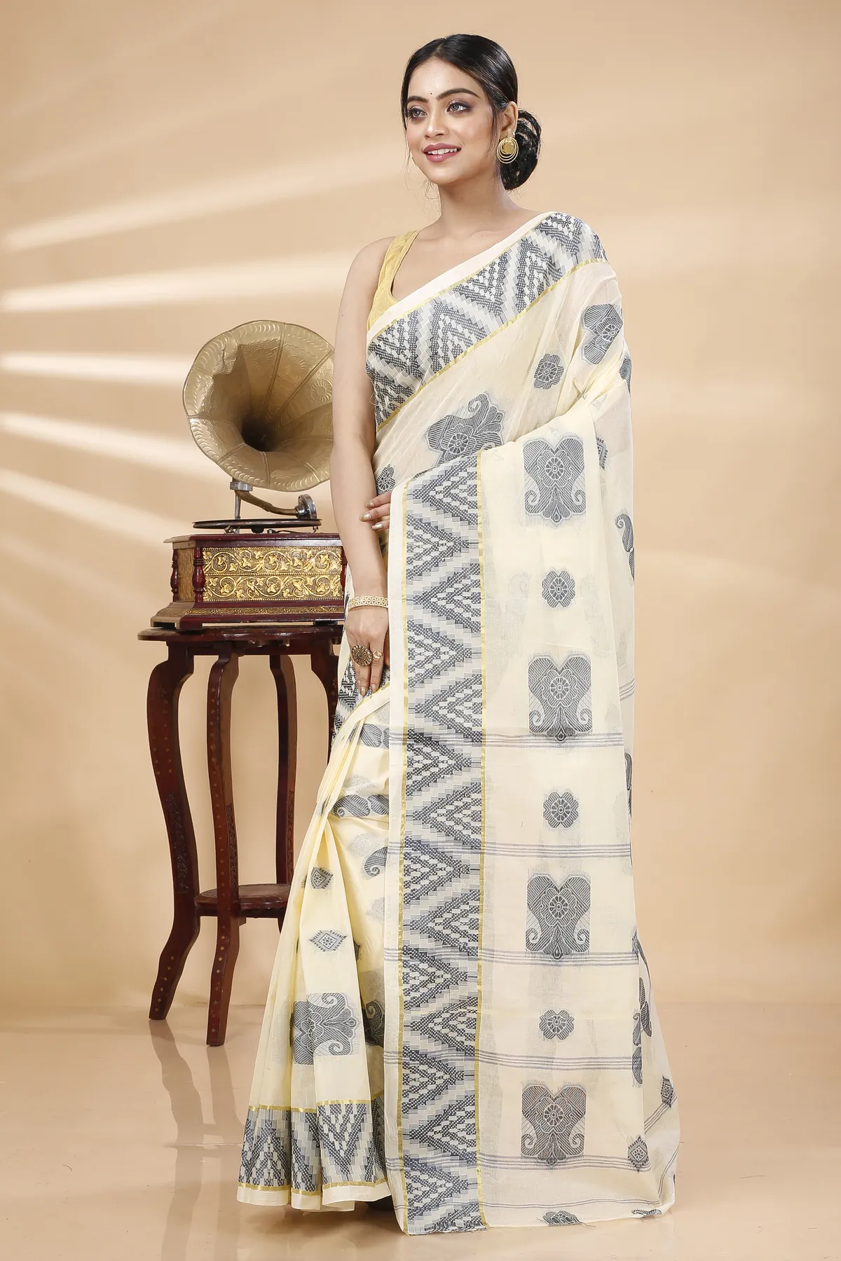 DipDiya Pure Cotton White Black Gargi Essence of Bengal Tant Sarees