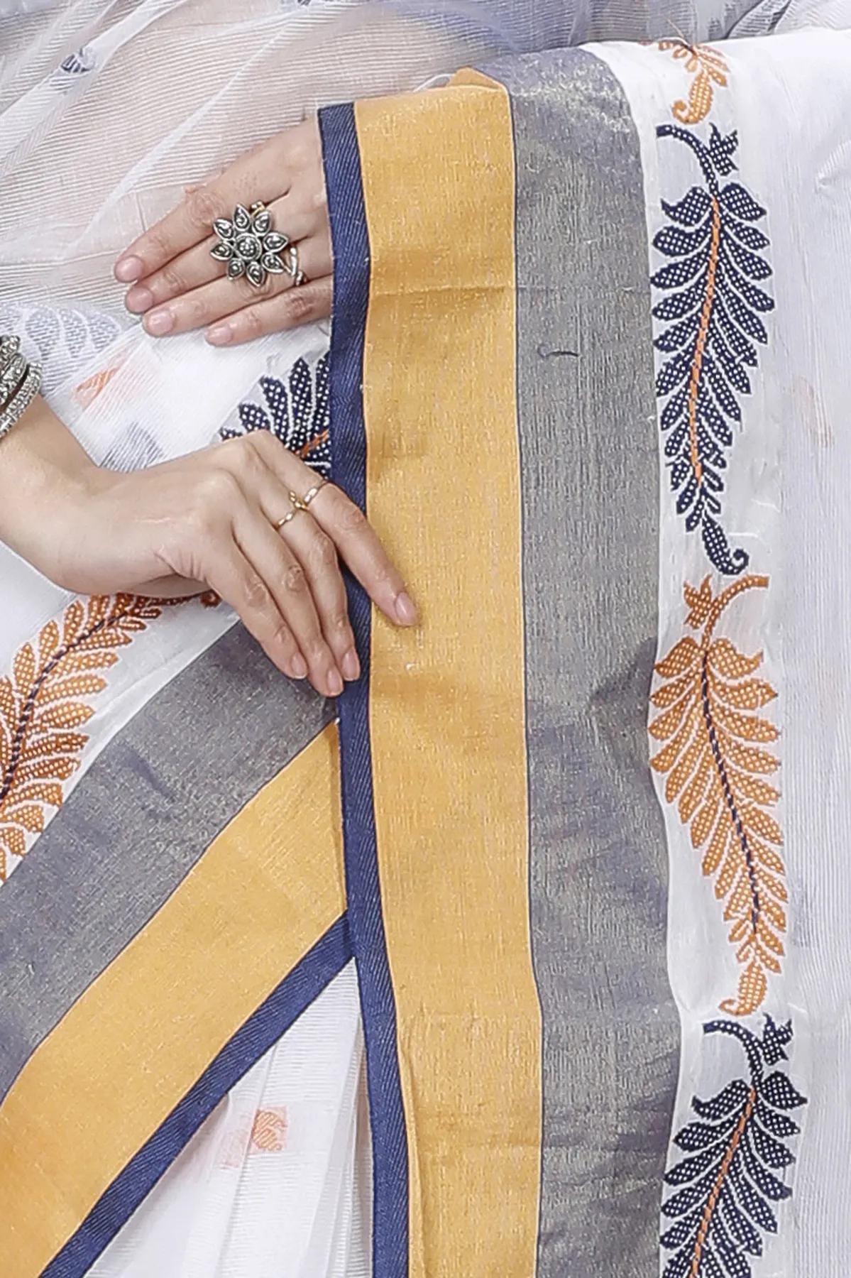 DipDiya Pure Cotton White Black Nera Woven by Hand Tant Sarees