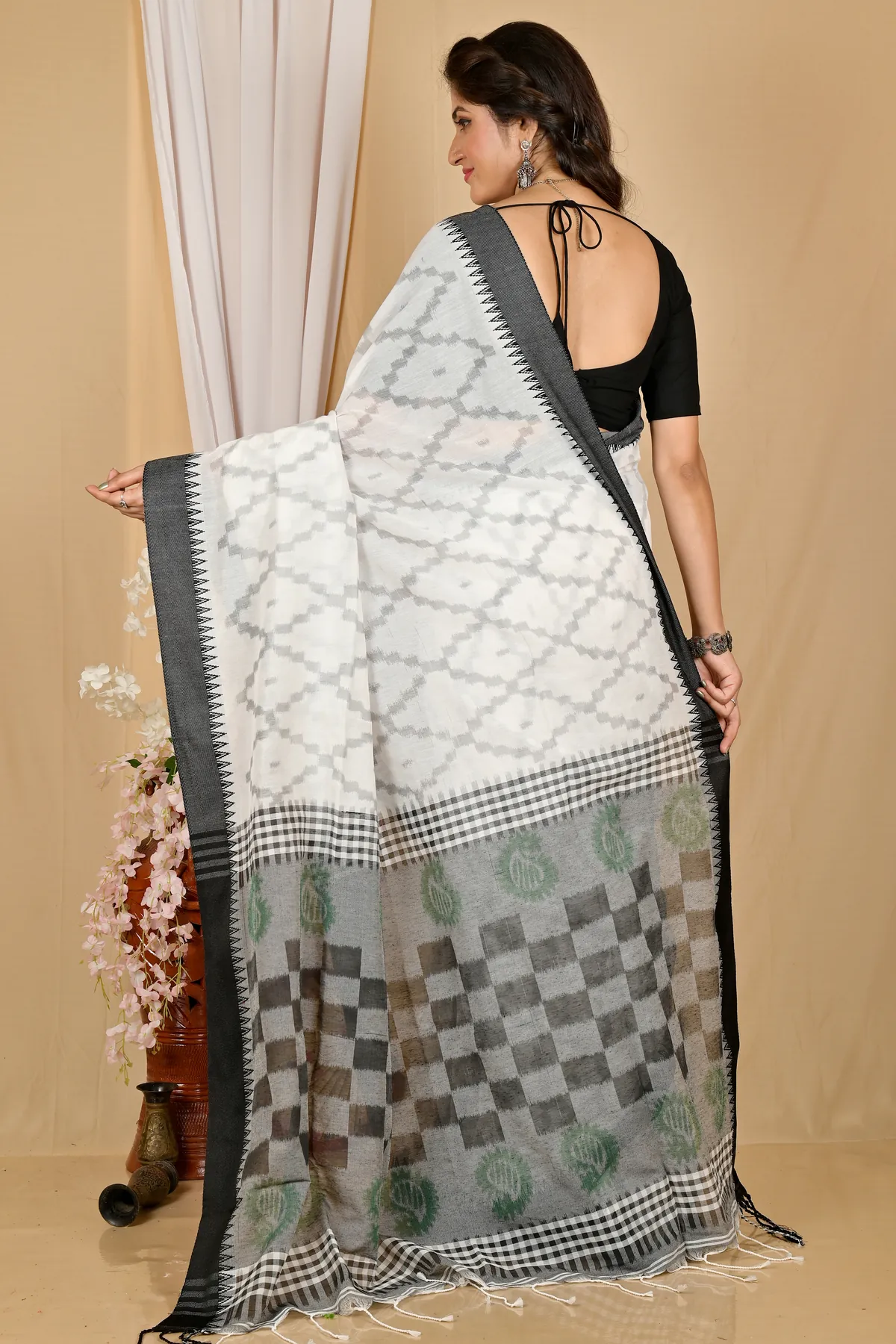 DipDiya Pure Cotton White Black Seuma Traditional Elegance Handloom Sarees