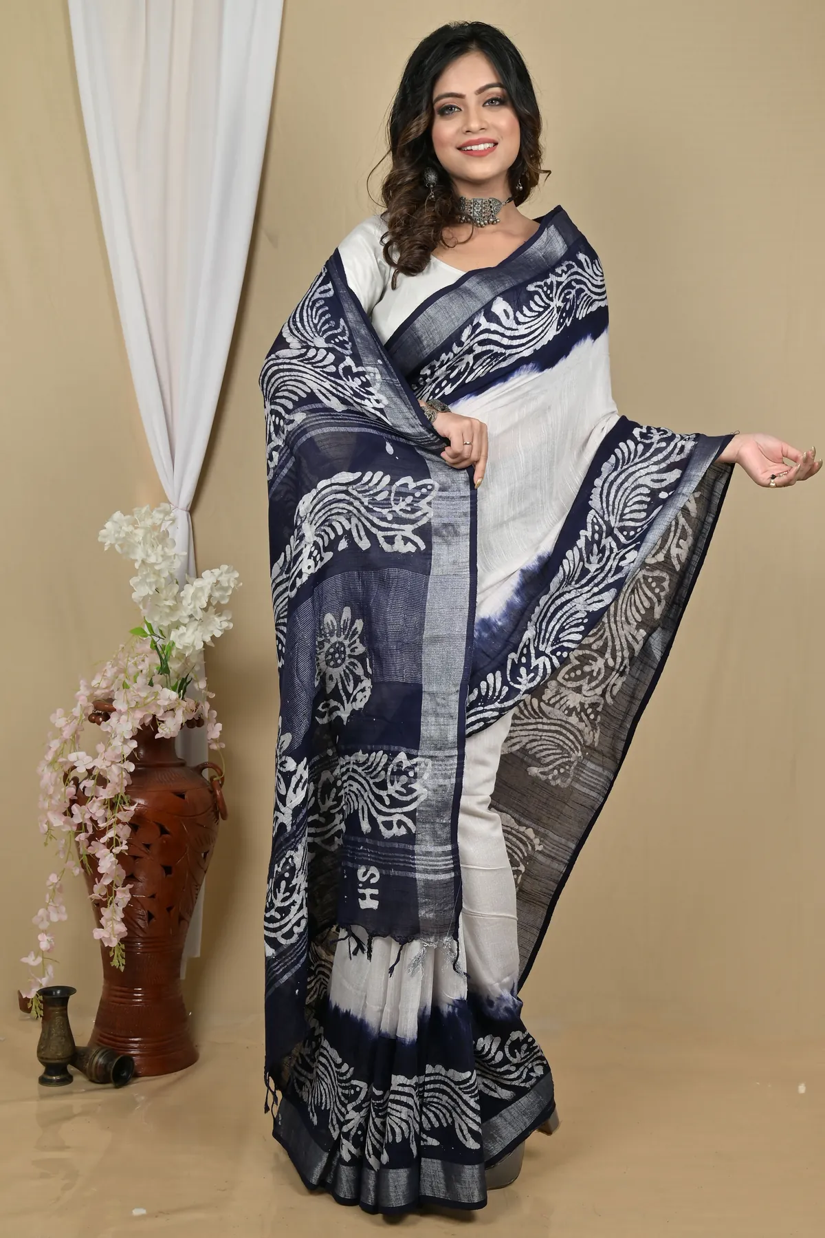 DipDiya Pure Cotton White Blue Batikato Classic Grace Batik Print Sarees