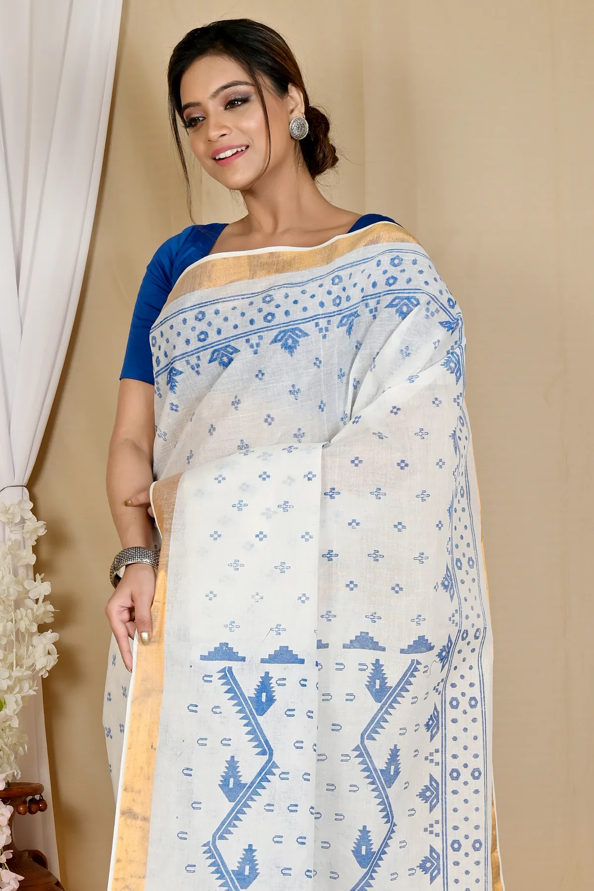 DipDiya Pure Cotton White Blue Ekta Print Crafted in Bengal Printed Tant Sarees