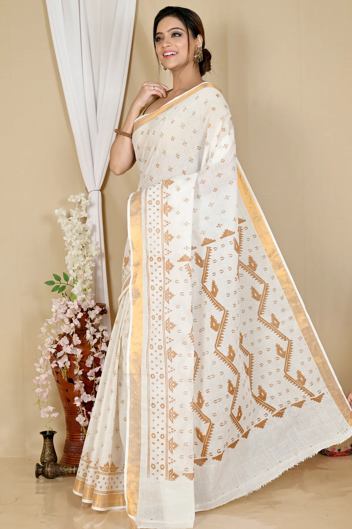 DipDiya Pure Cotton White Brown Ekta Print Classic Bengali Printed Tant Sarees