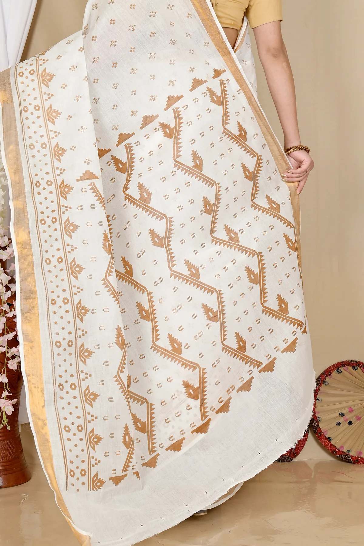 DipDiya Pure Cotton White Brown Ekta Print Classic Bengali Printed Tant Sarees