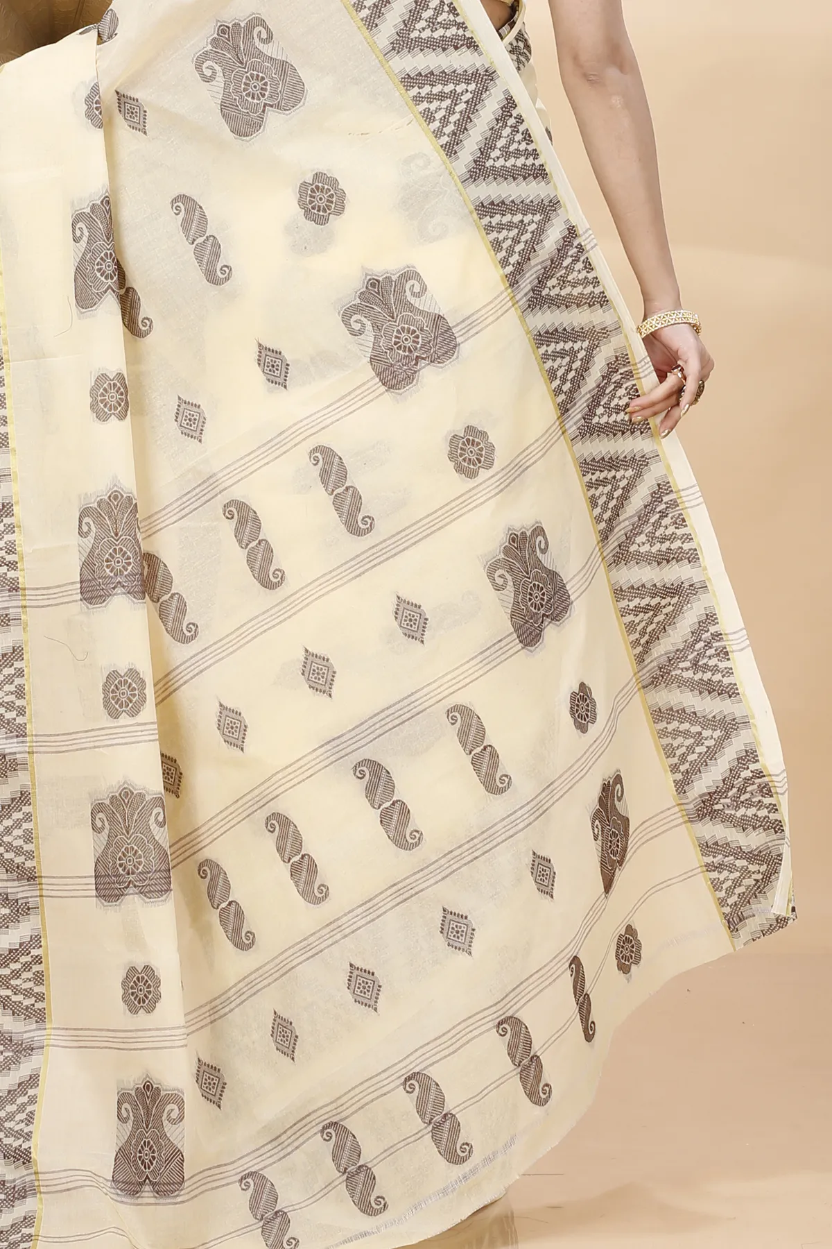 DipDiya Pure Cotton White Brown Gargi Classic Grace Tant Sarees