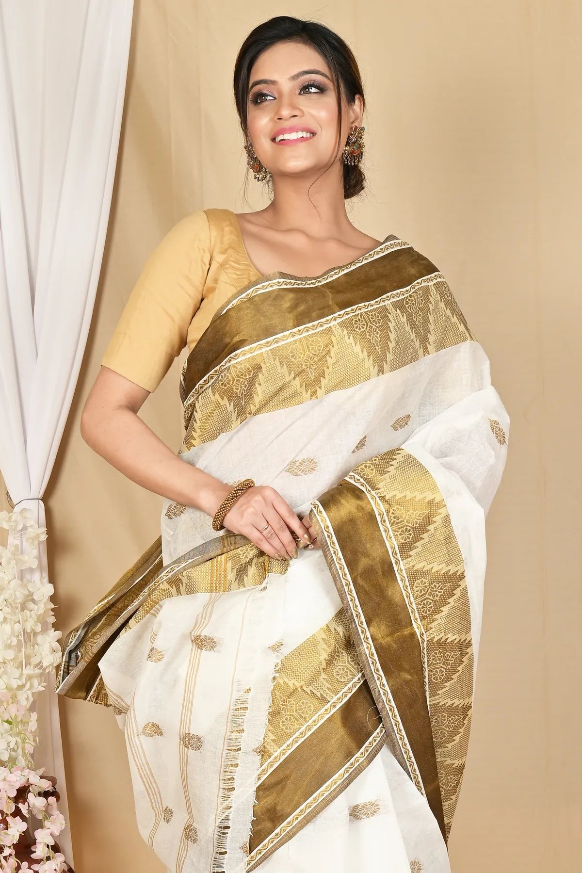 DipDiya Pure Cotton White Brown Sadasob Handloom Heritage Tant Sarees