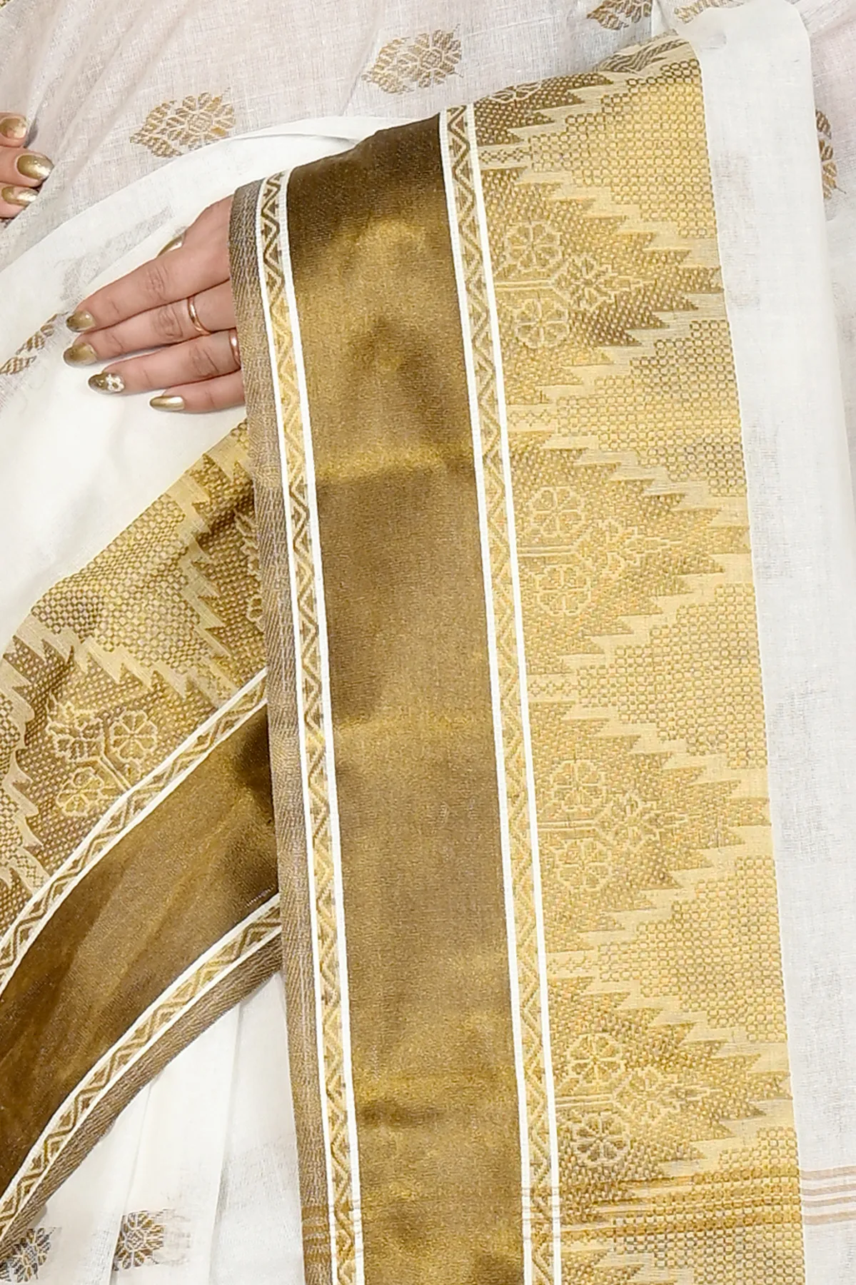 DipDiya Pure Cotton White Brown Sadasob Handloom Heritage Tant Sarees