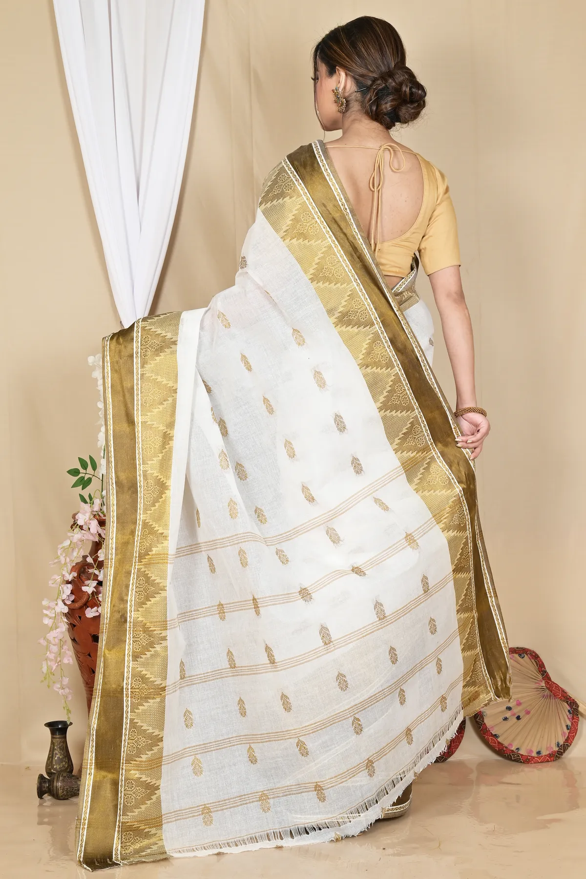 DipDiya Pure Cotton White Brown Sadasob Handloom Heritage Tant Sarees