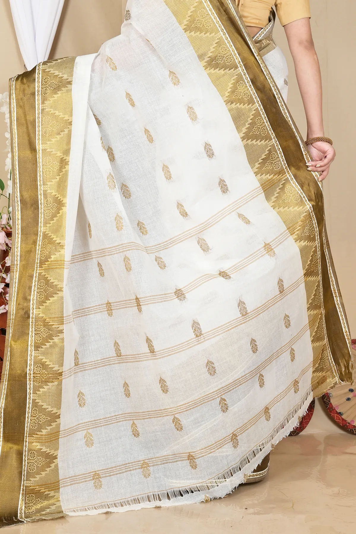 DipDiya Pure Cotton White Brown Sadasob Handloom Heritage Tant Sarees