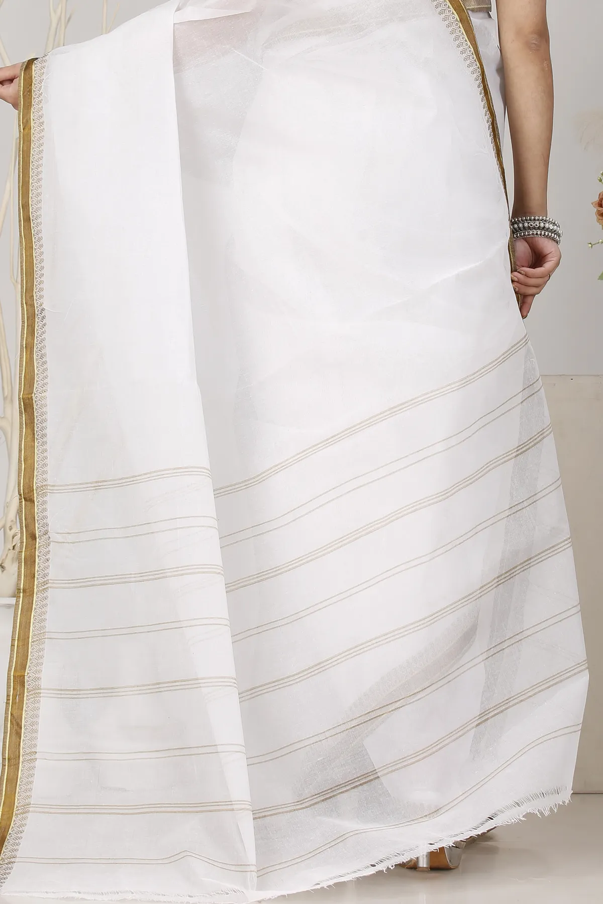 DipDiya Pure Cotton White Brown Subra Woven by Hand Tant Sarees