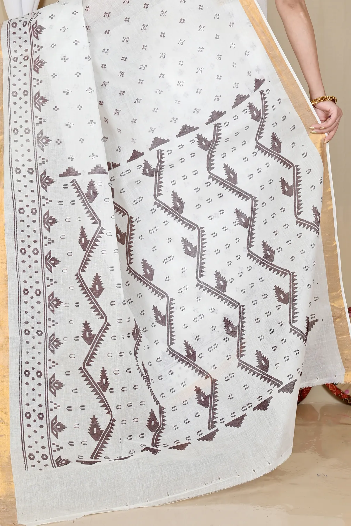 DipDiya Pure Cotton White Dark Brown Ekta Print Bengali Heritage Printed Tant Sarees