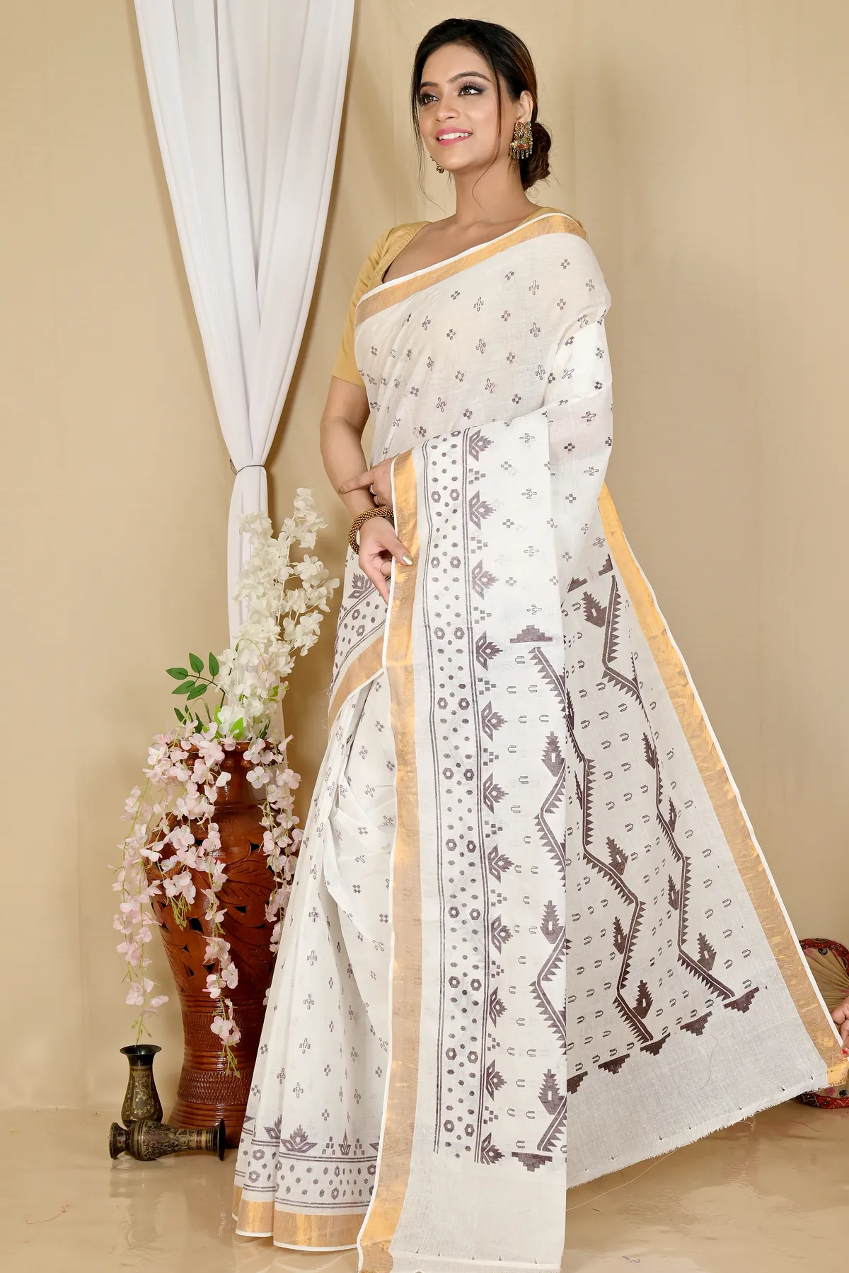 DipDiya Pure Cotton White Dark Brown Ekta Print Bengali Heritage Printed Tant Sarees
