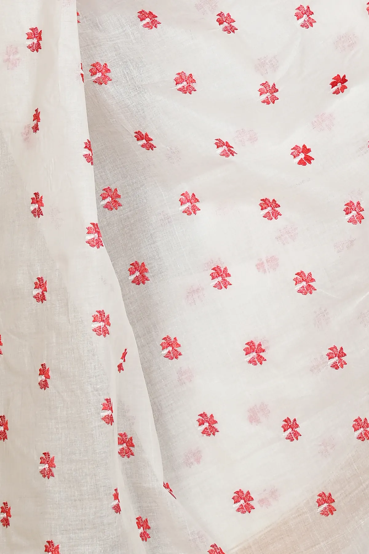 DipDiya Pure Cotton White Glold Leome Tradition in Every Thread Embroidery Tant Sarees