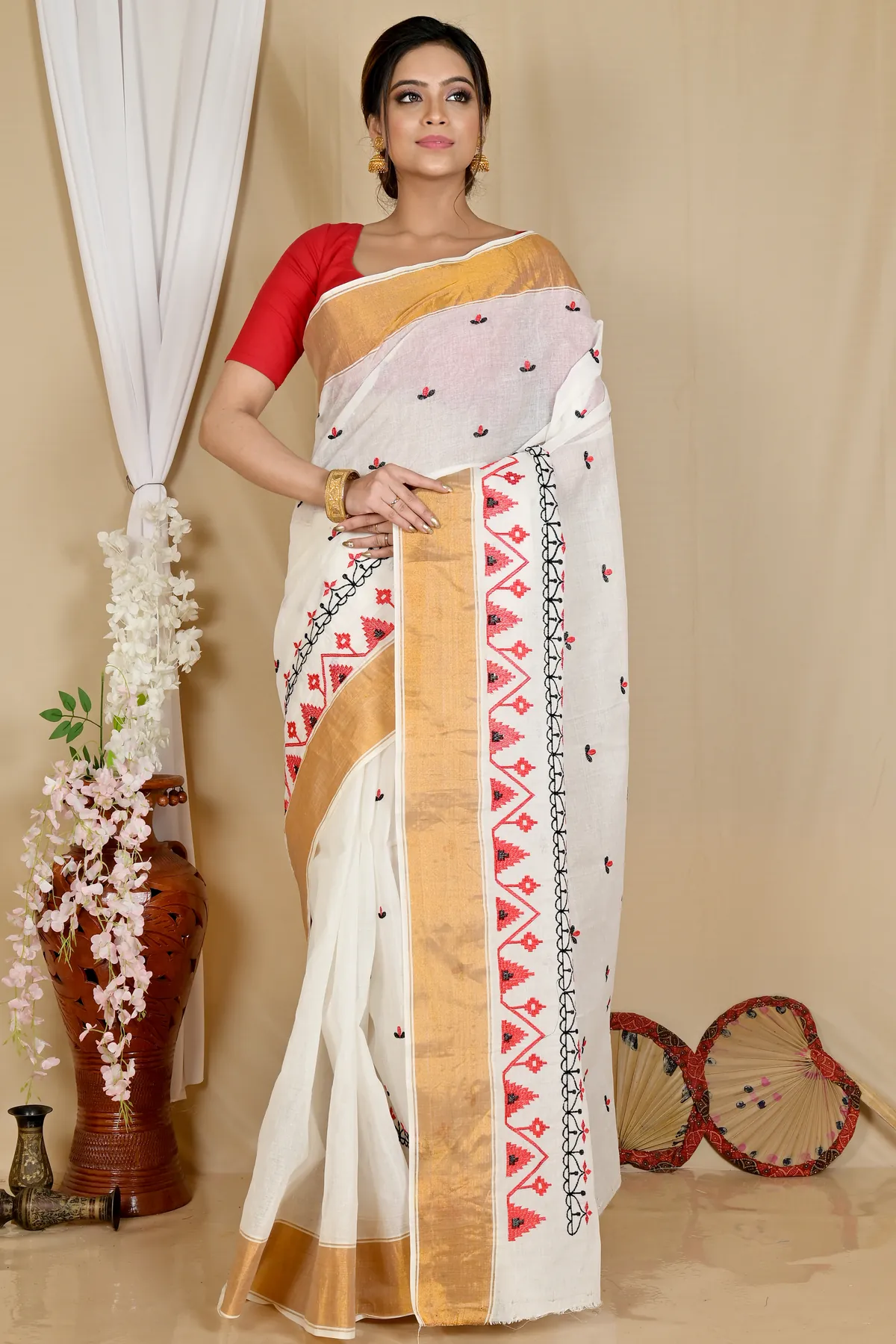 DipDiya Pure Cotton White Glold Leome Traditional Elegance Embroidery Tant Sarees