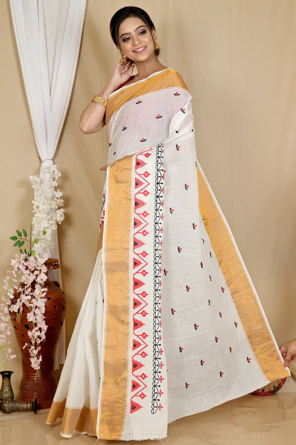 DipDiya Pure Cotton White Glold Leome Traditional Elegance Embroidery Tant Sarees