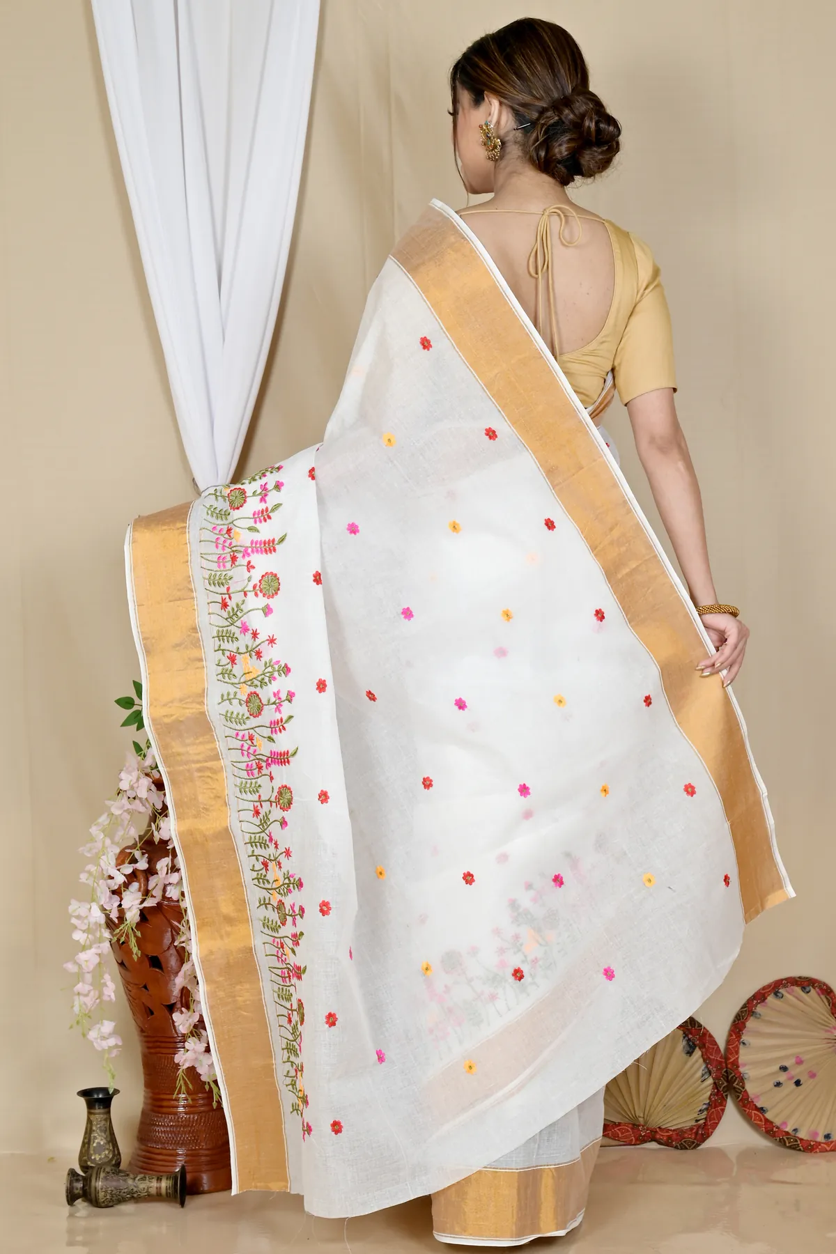 DipDiya Pure Cotton White Gold Askiti Bengali Heritage Embroidery Tant Sarees