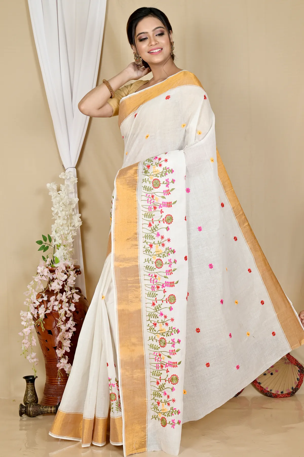 DipDiya Pure Cotton White Gold Askiti Bengali Heritage Embroidery Tant Sarees