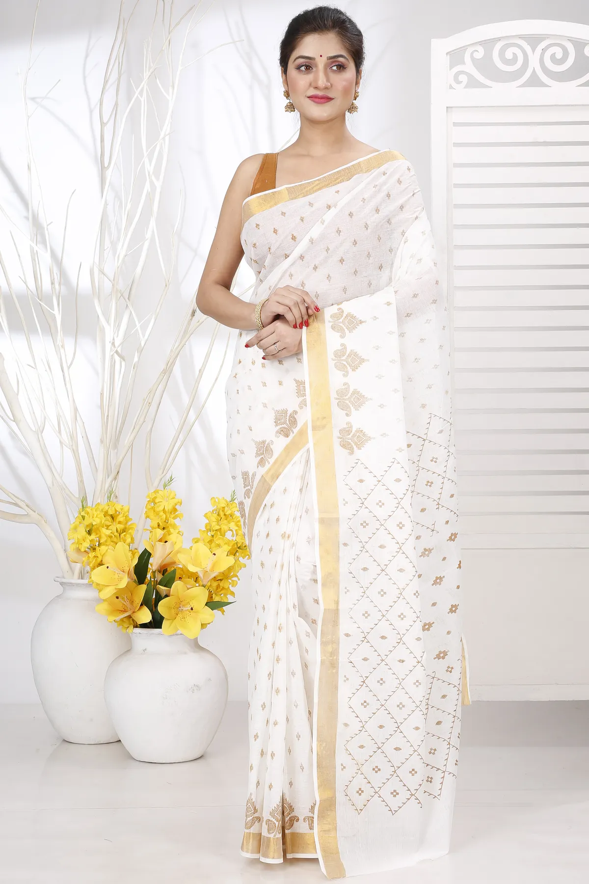 DipDiya Pure Cotton White Gold Ekant Print Bengali Heritage Printed Tant Sarees