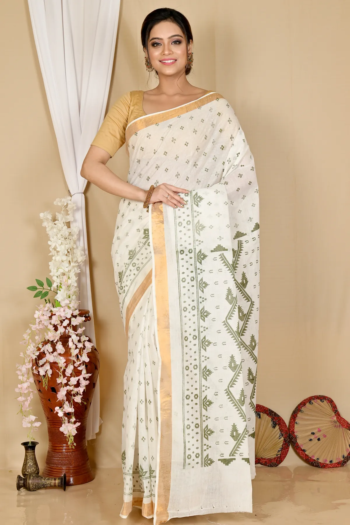 DipDiya Pure Cotton White Green Ekta Print Classic Grace Printed Tant Sarees