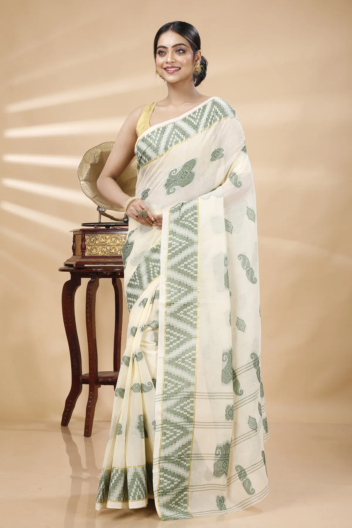 DipDiya Pure Cotton White Green Gargi Classic Bengali Tant Sarees